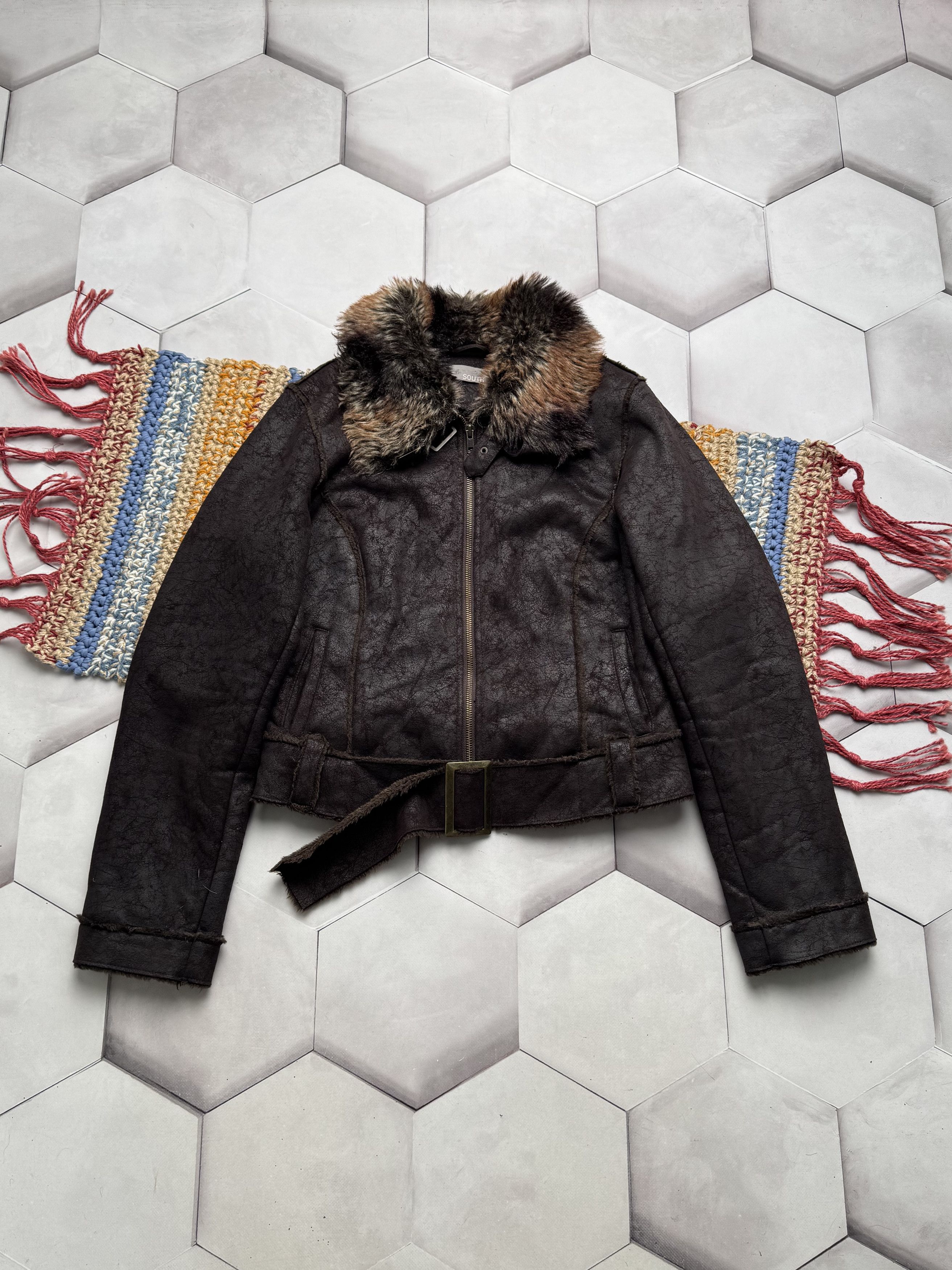 Vintage Vintage Cropped Faux Fur Jacket (E4) Size M / US 6-8 / IT 42-44 - 1 Thumbnail