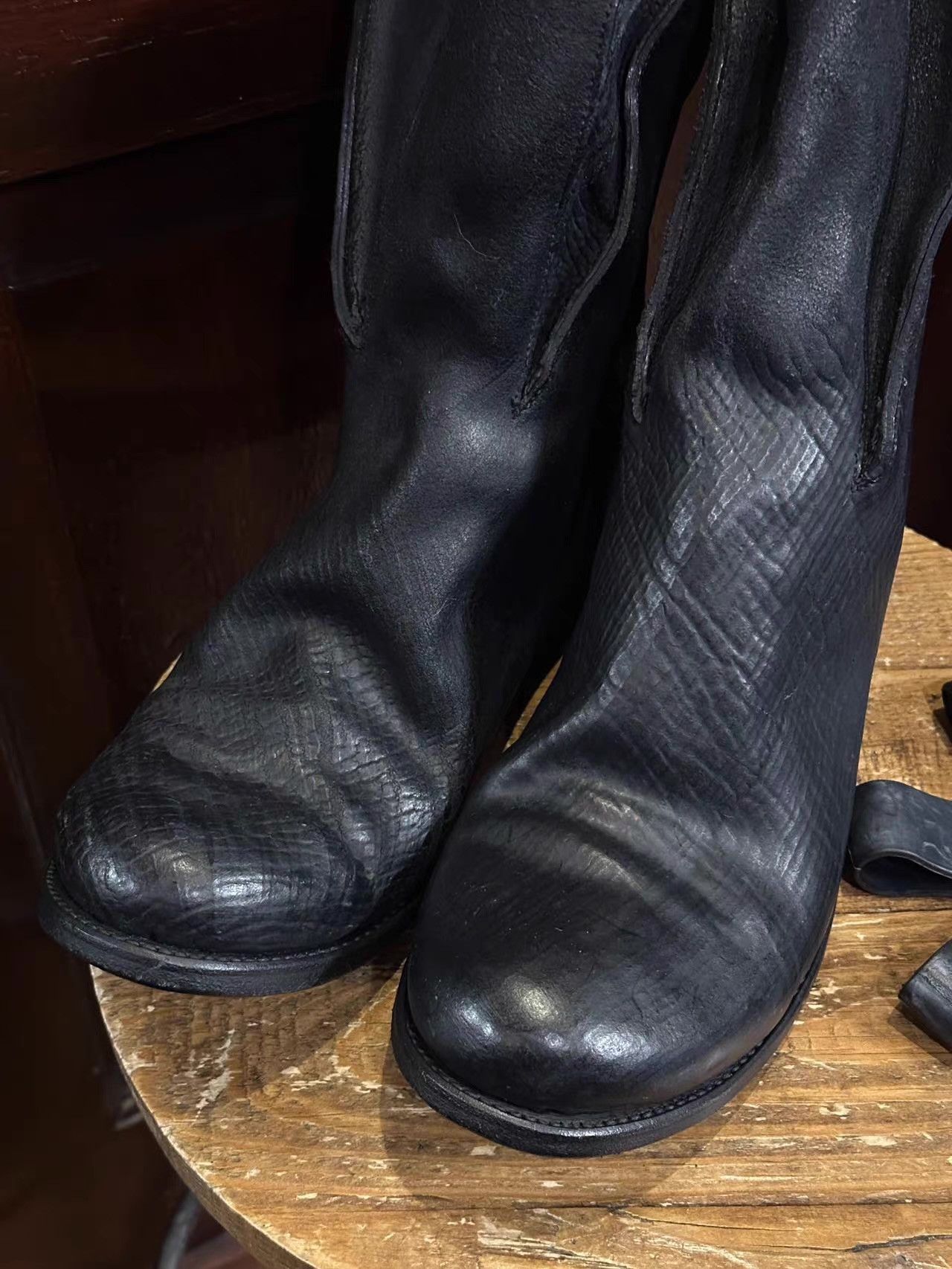 A1923 A1923 Black Textured Rubber‑Band Boots Ｑ25 Size US 9.5 / EU 42-43 - 5 Thumbnail