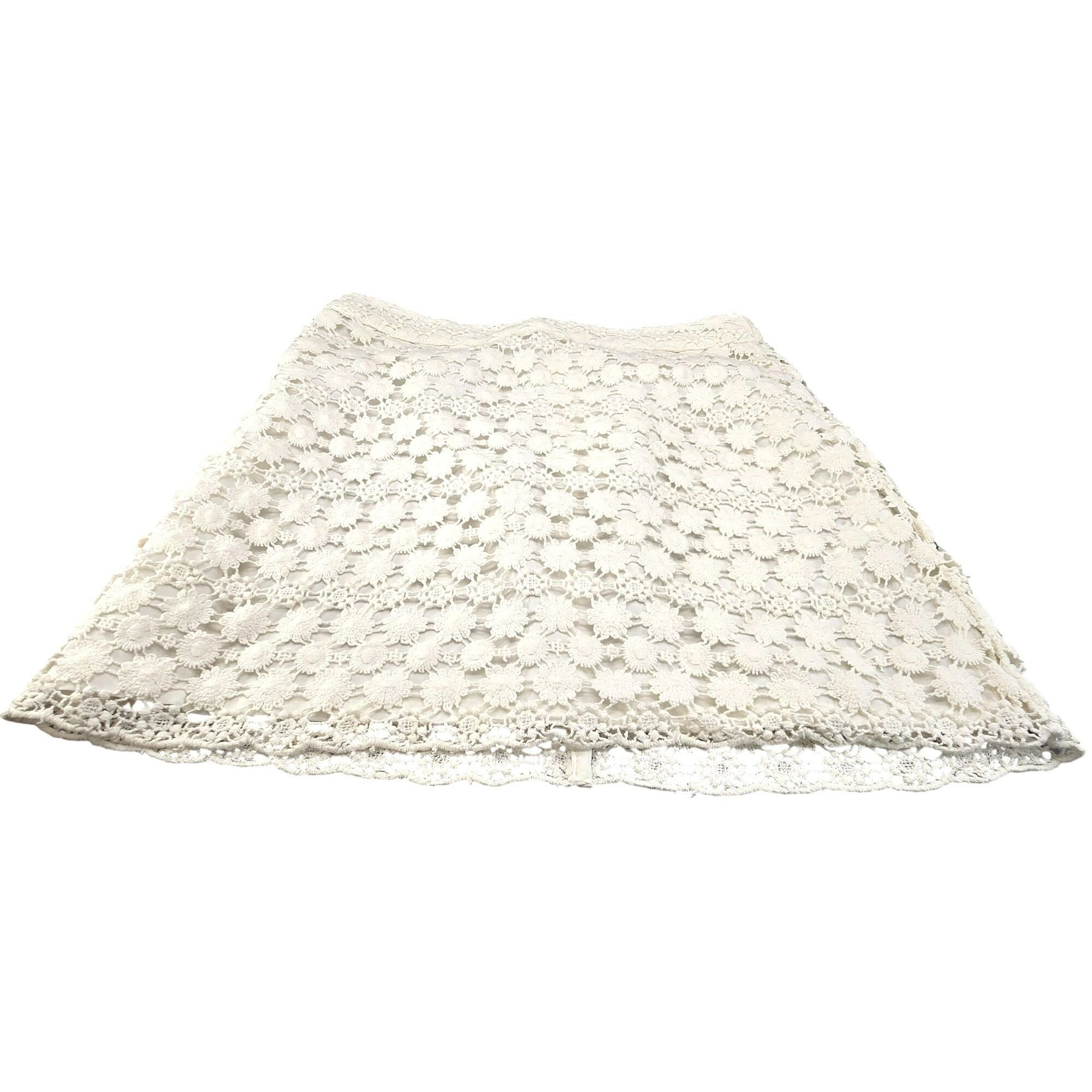 H&M White Lace Mini Skirt By H&M Divided Size 2 Floral Crochet W Size 26" / US 2 / IT 38 - 4 Thumbnail