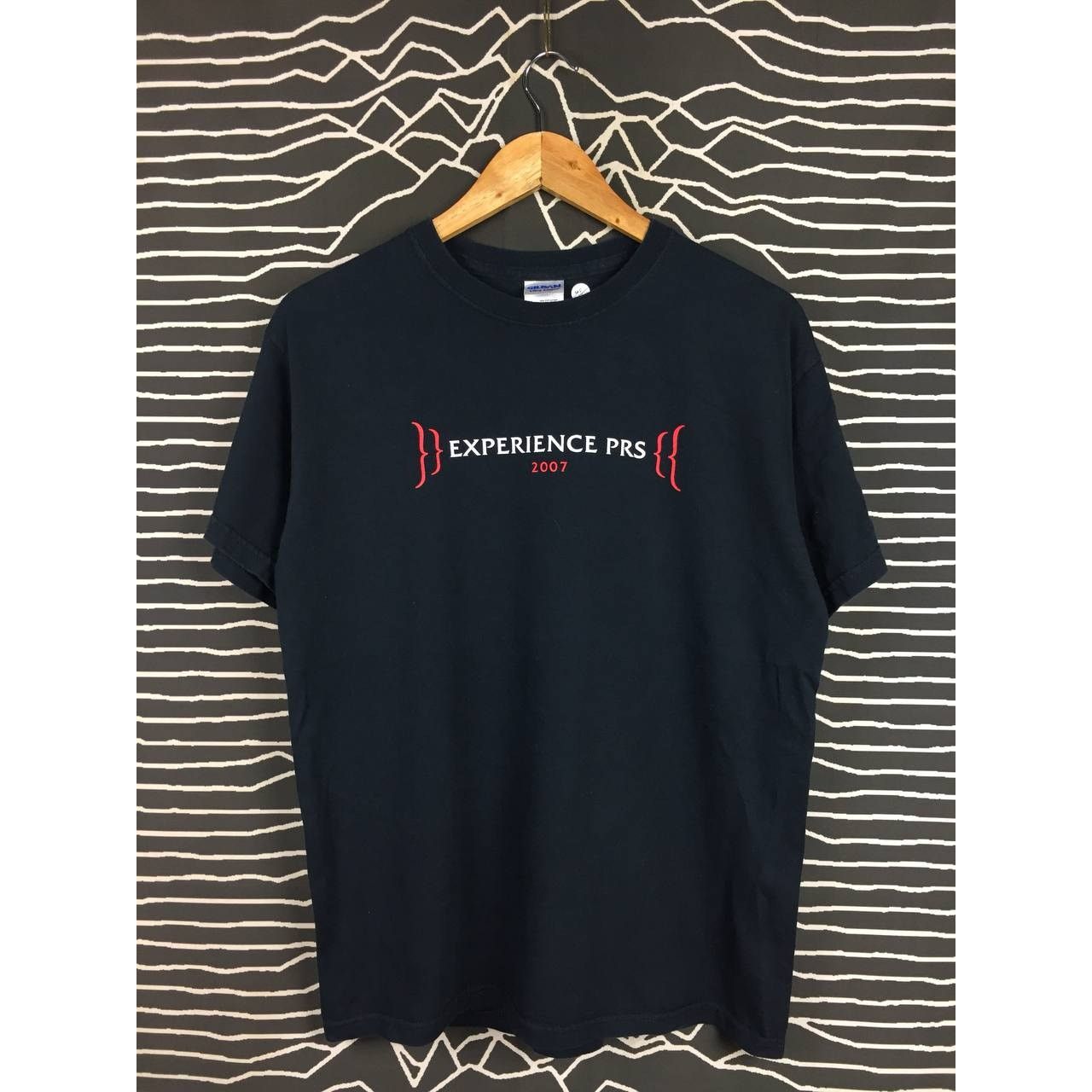 Gildan × Vintage Experience PRS 2007 Paul Reed Smith Guitar Annual Event Tee Size US M / EU 48-50 / 2 - 1 Thumbnail