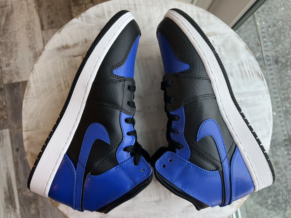 Jordan Brand × Nike Nike Air Jordan 1 Mid Hyper Royal size 7 Size US 7 / EU 40 - 6 Thumbnail