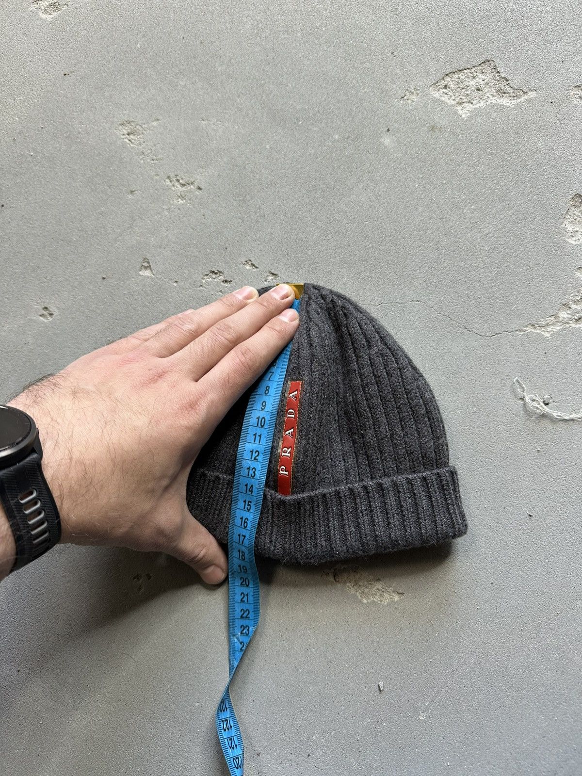 Prada Prada Beanie Hat Red Tab Size ONE SIZE - 2 Thumbnail