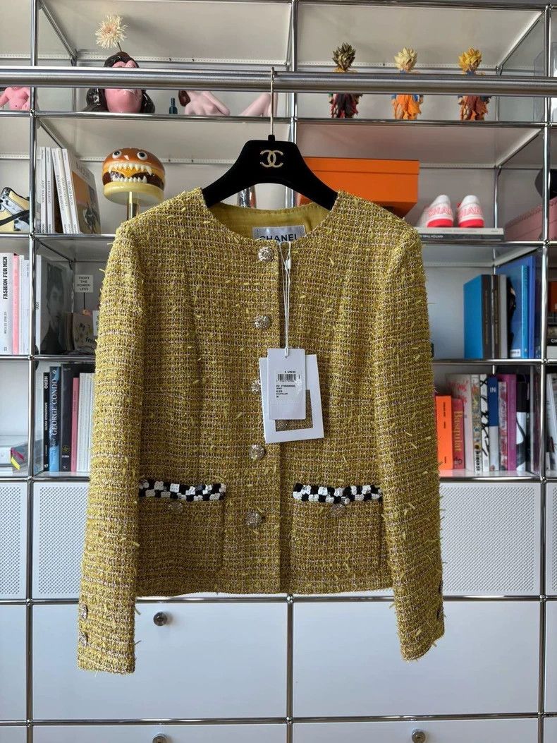 Chanel Chanel 23C bright gold diamond buckle braided jacket Size XS / US 0-2 / IT 36-38 - 1 Thumbnail