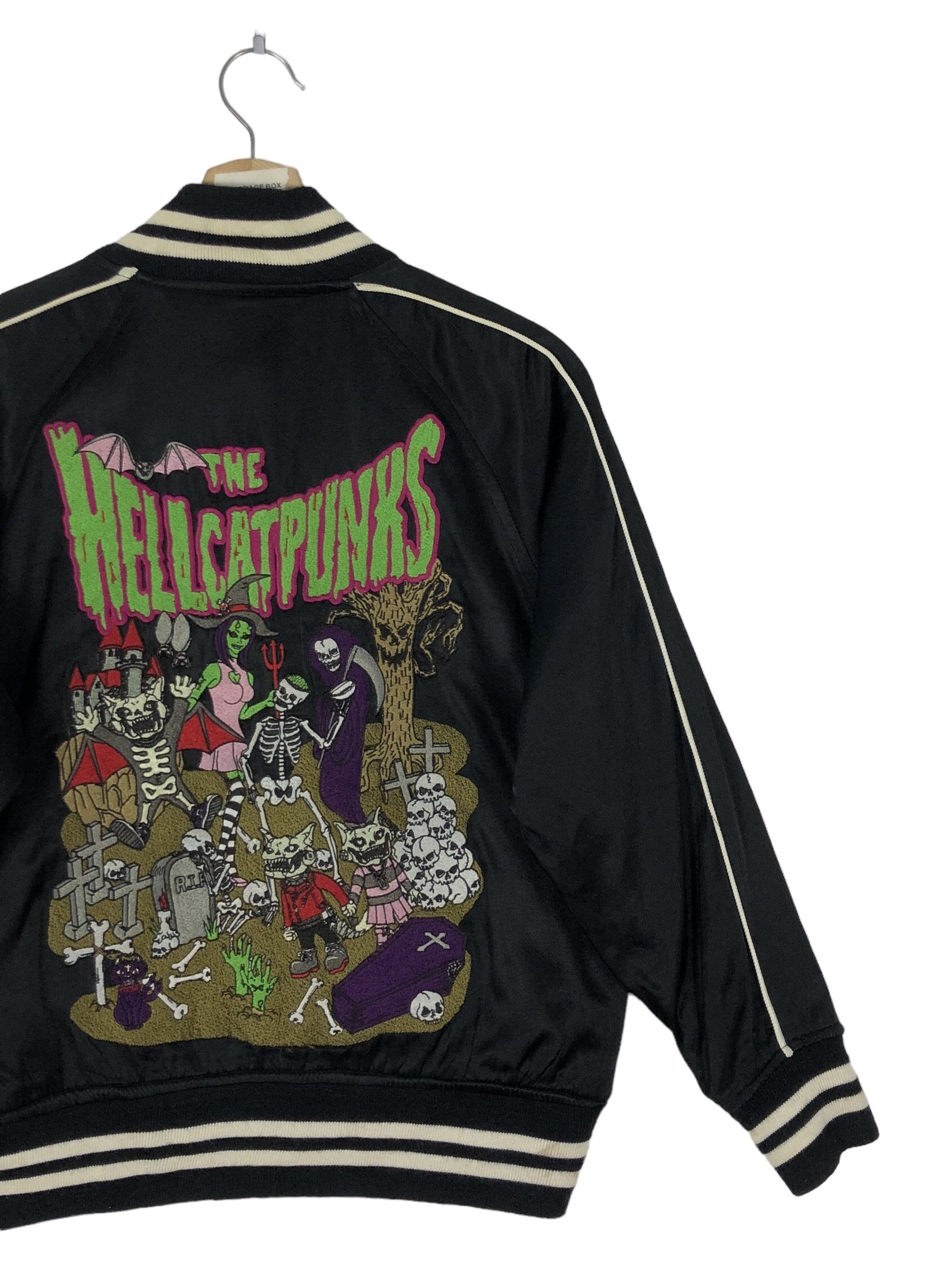Japanese Brand RARE🔥THE HELLCAT PUNKS NOT DEAD SUKAJAN SATIN JACKET UNISEX Size US S / EU 44-46 / 1 - 8 Thumbnail