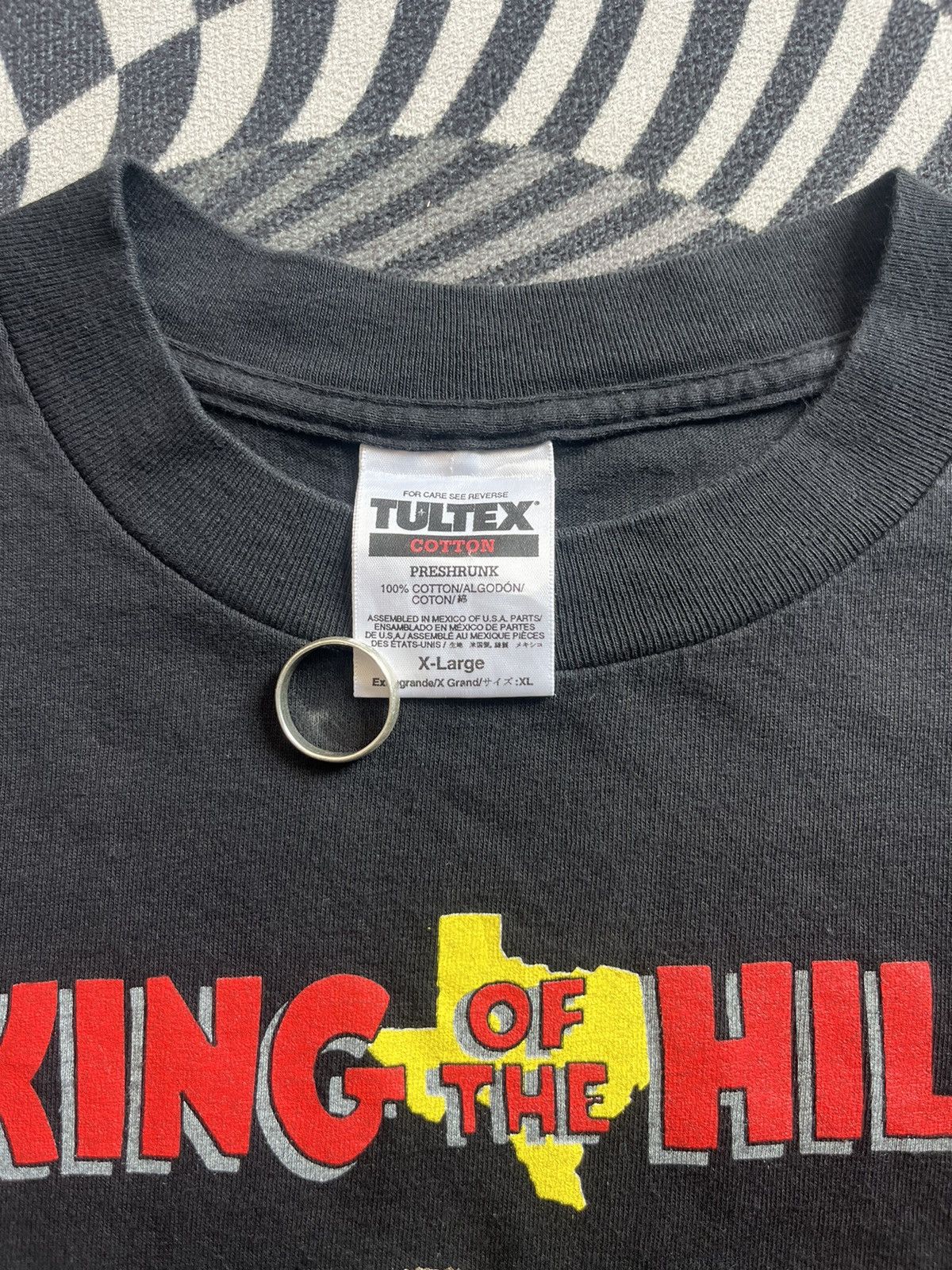 Arts & Science Vntage KING OF THE HILL Men at Work 1998’s Tshirt Size US XL / EU 56 / 4 - 4 Thumbnail