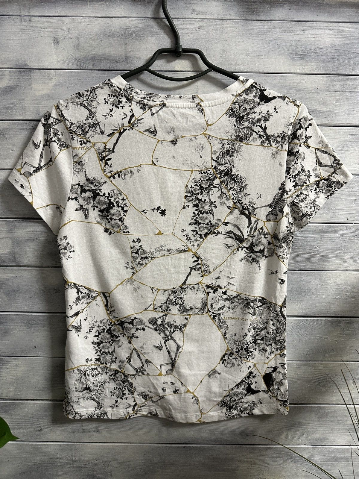 Allsaints Rare Luxury T-Shirt AllSaints 01.11-94 Flowers Skull Logo Size S / US 4 / IT 40 - 7 Thumbnail