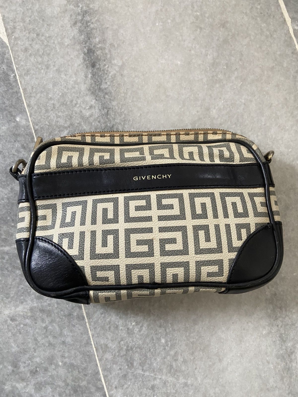 Givenchy Vintage GIVENCHY Monogram Clutch Bag Size ONE SIZE - 1 Thumbnail