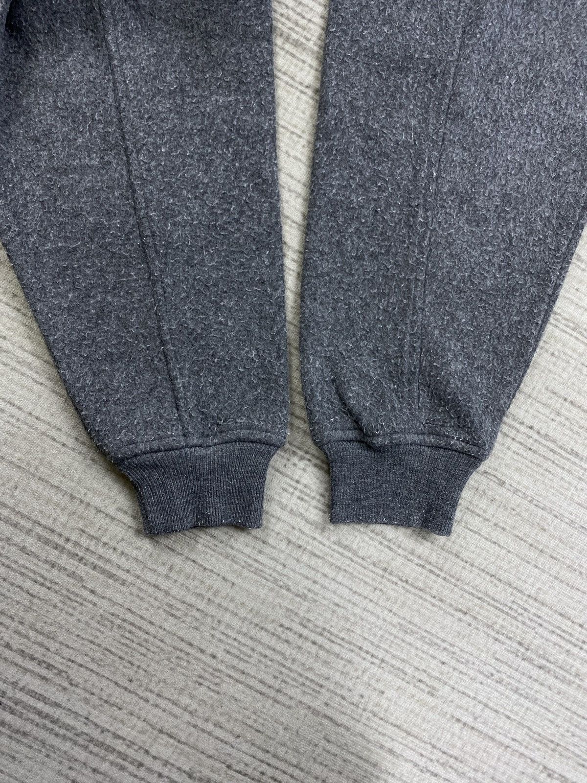 Valentino Vintage Valentino Jeans Embroidery Logo Sweatshirt Size US M / EU 48-50 / 2 - 5 Thumbnail