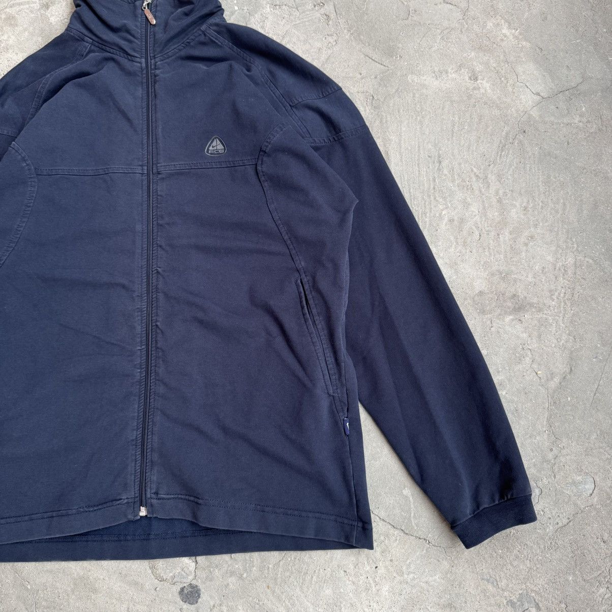 Nike × Nike ACG × Vintage Vintage Nike ACG Light Jacket In Navy Blue Size US XL / EU 56 / 4 - 4 Thumbnail