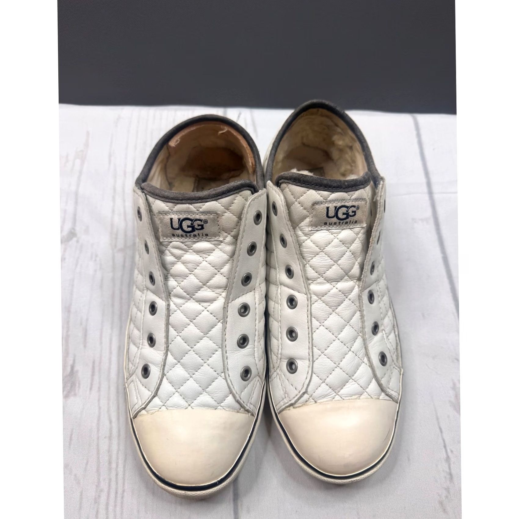 Ugg UGG Australia Women's Cream Quilted Leather Shearling Lined Size 9 Sneaker Mens Womens Girls Size US 8 / IT 38 - 3 Thumbnail