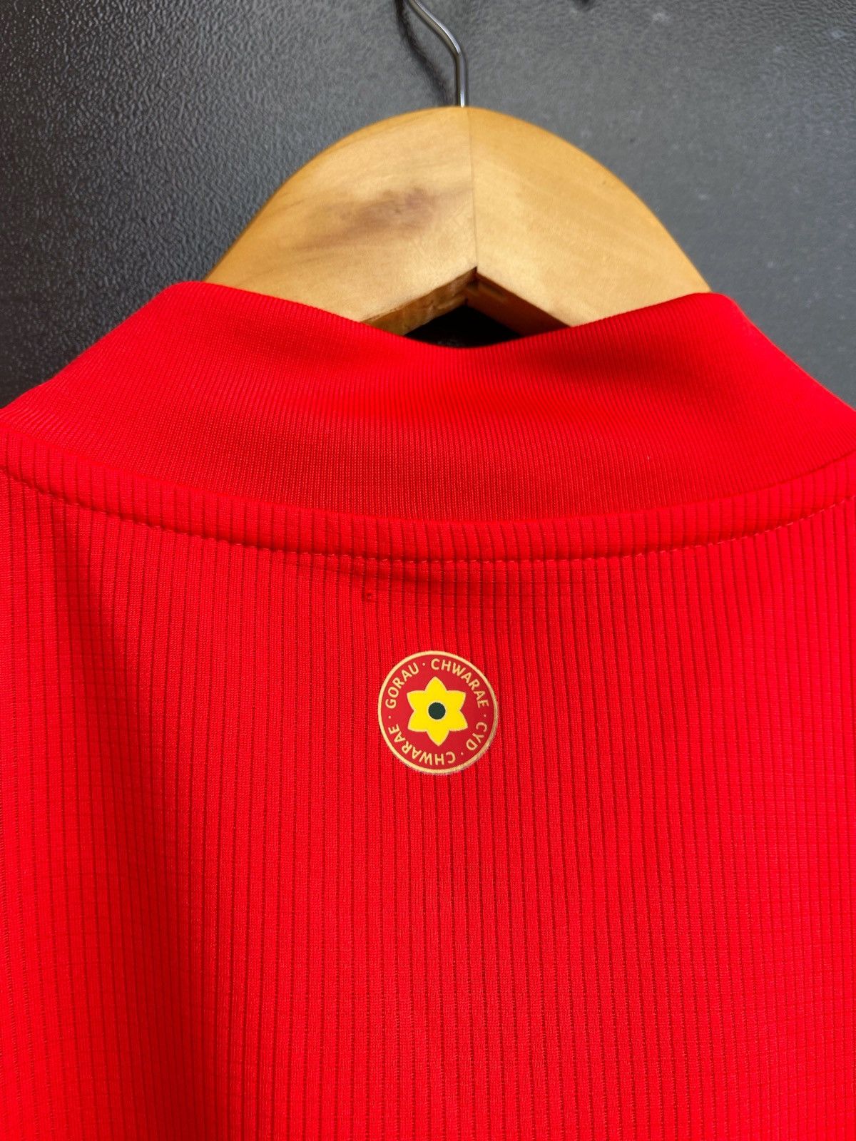 Adidas 2020 Wales soccer jerseys EURO CUP Wales football shirt BALE Size US S / EU 44-46 / 1 - 8 Thumbnail
