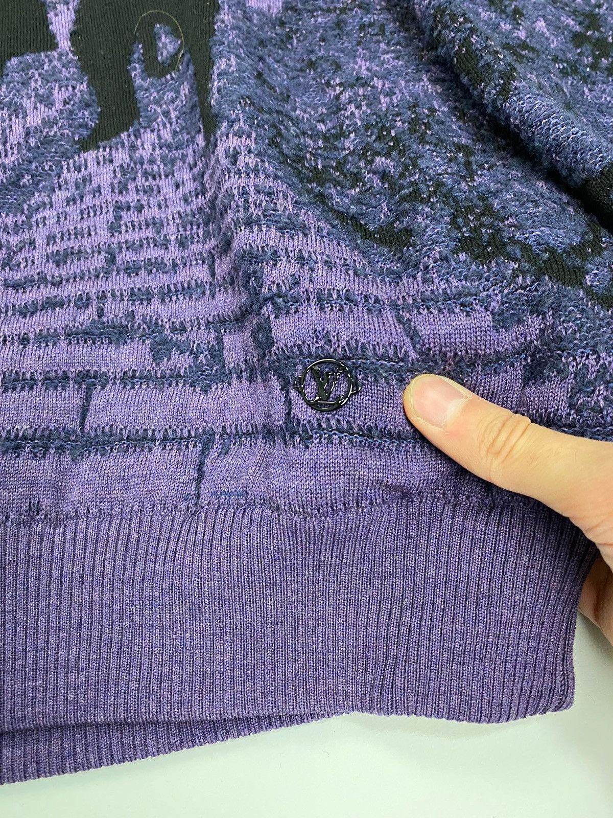Louis Vuitton LV SS19 RUNWAY BRICK ROAD SWEATER IN PURPLE SIZE:S|L Size US M / EU 48-50 / 2 - 8 Thumbnail