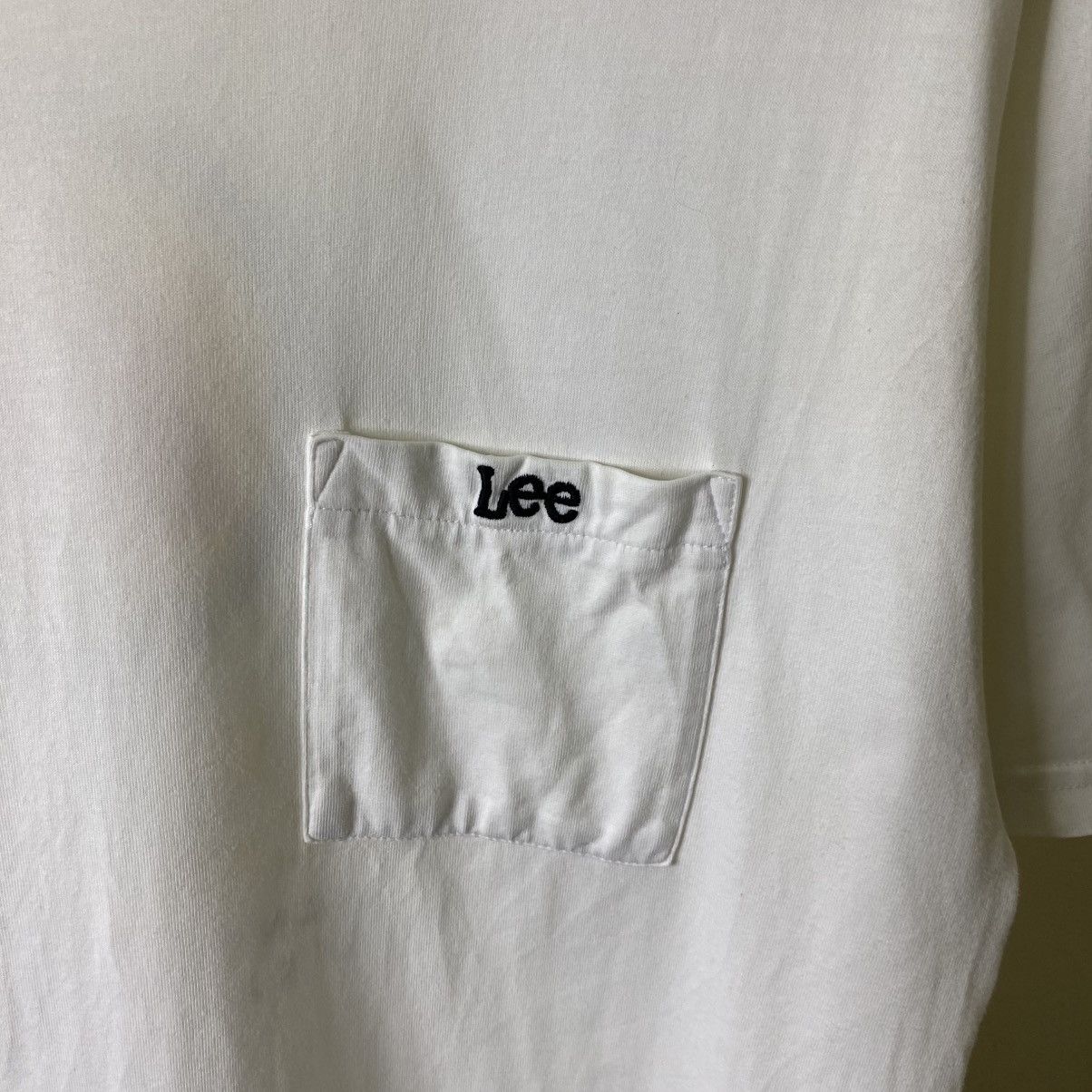 Lee Vintage Y2K HD Lee Single Pocket Back Graphic Tee Size US L / EU 52-54 / 3 - 7 Thumbnail