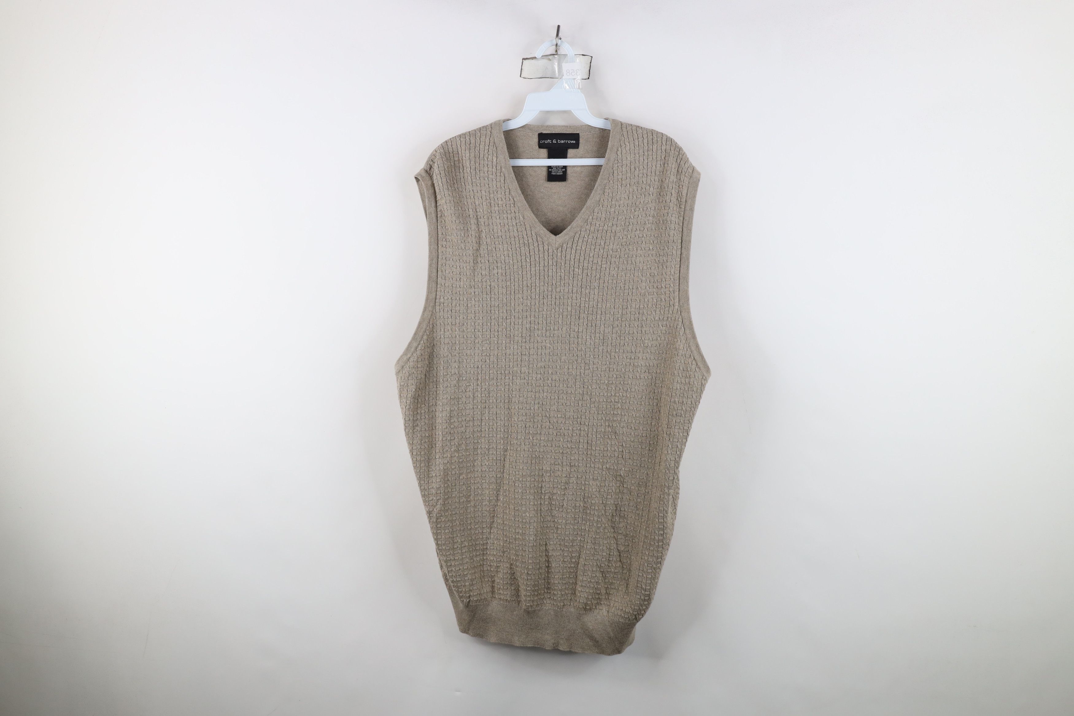 Vintage Vintage 90s Streetwear Cable Knit V-Neck Sweater Vest Beige Size US XL / EU 56 / 4 - 1 Thumbnail