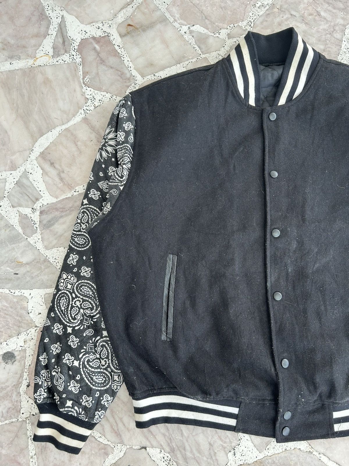 Japanese Brand Leather paisley bomber jacket y2k Size US L / EU 52-54 / 3 - 3 Thumbnail