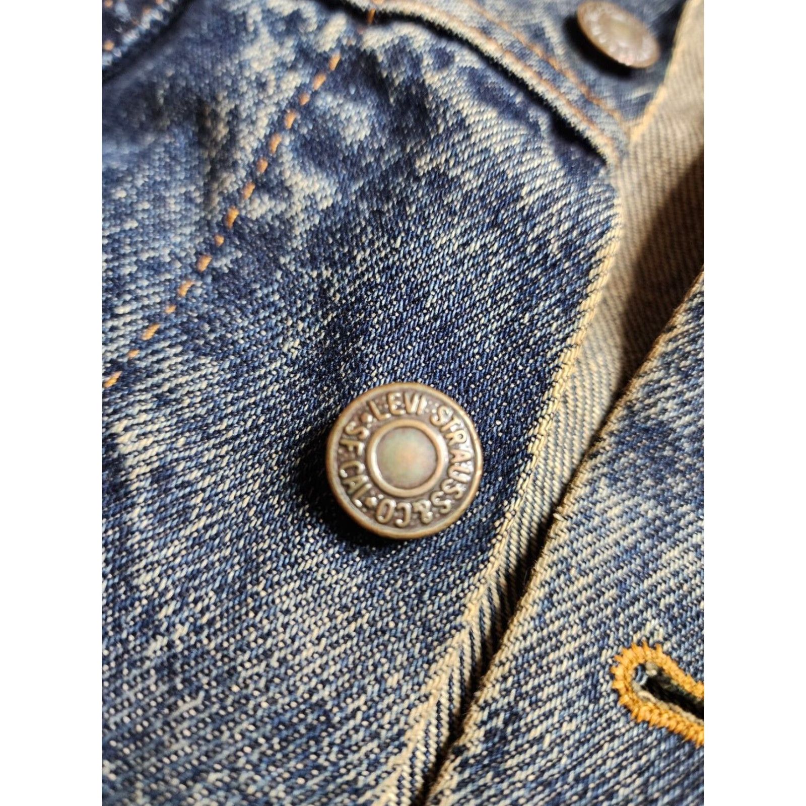 Levi's VINTAGE Levi's Denim Trucker Jacket XL Blue Mens Size US XL / EU 56 / 4 - 4 Thumbnail