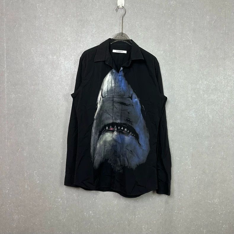 Givenchy Givenchy Limited edition shark shirt Size US XL / EU 56 / 4 - 1 Thumbnail