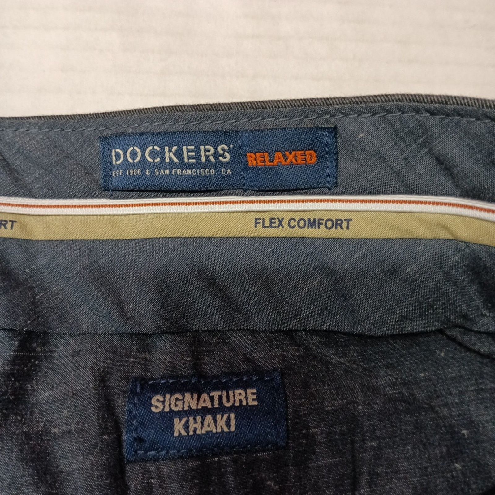 Dockers Dockers Signature Khakis Mens 36x34 Gray Relaxed Fit Pleated Size US 36 / EU 52 - 5 Thumbnail