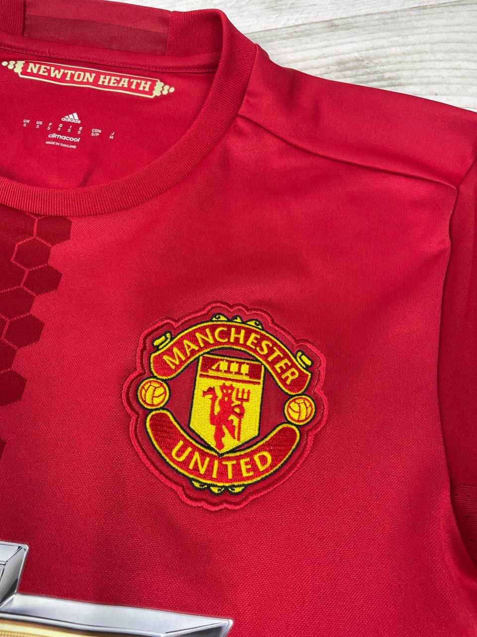 Adidas Adidas Manchester United 2016 2017 Pogba #6 Home Shirt Size US S / EU 44-46 / 1 - 8 Thumbnail