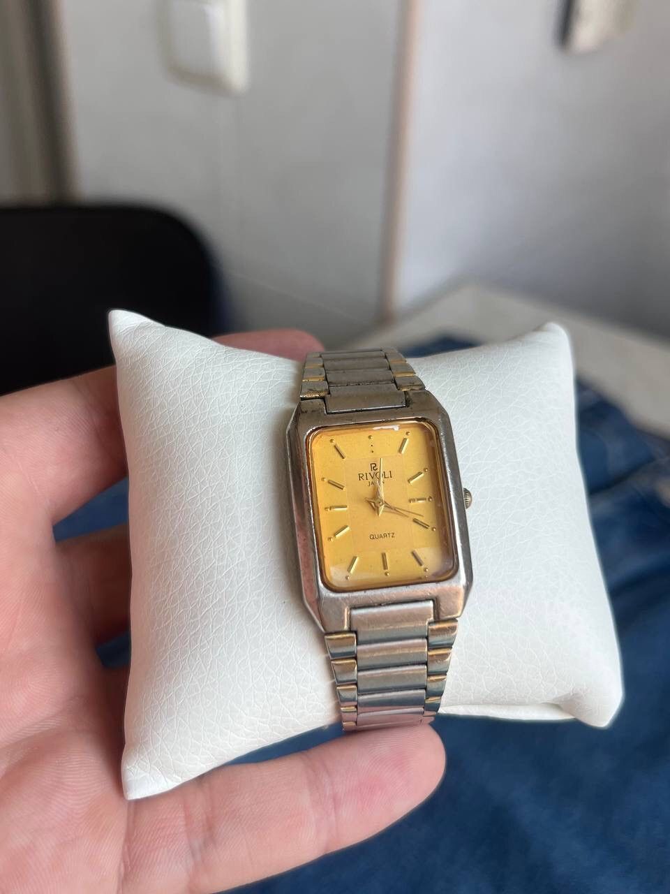 Japanese Brand Futuristic Vintage Japanese Rivoli Quartz Watch Japan Yellow Size ONE SIZE - 2 Thumbnail