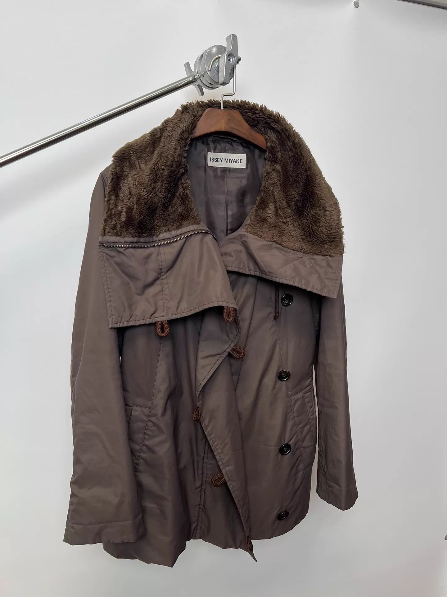 Issey Miyake Issey Miyake Brown Fur Collar Convertible Quilted Jacket Size M / US 6-8 / IT 42-44 - 3 Thumbnail