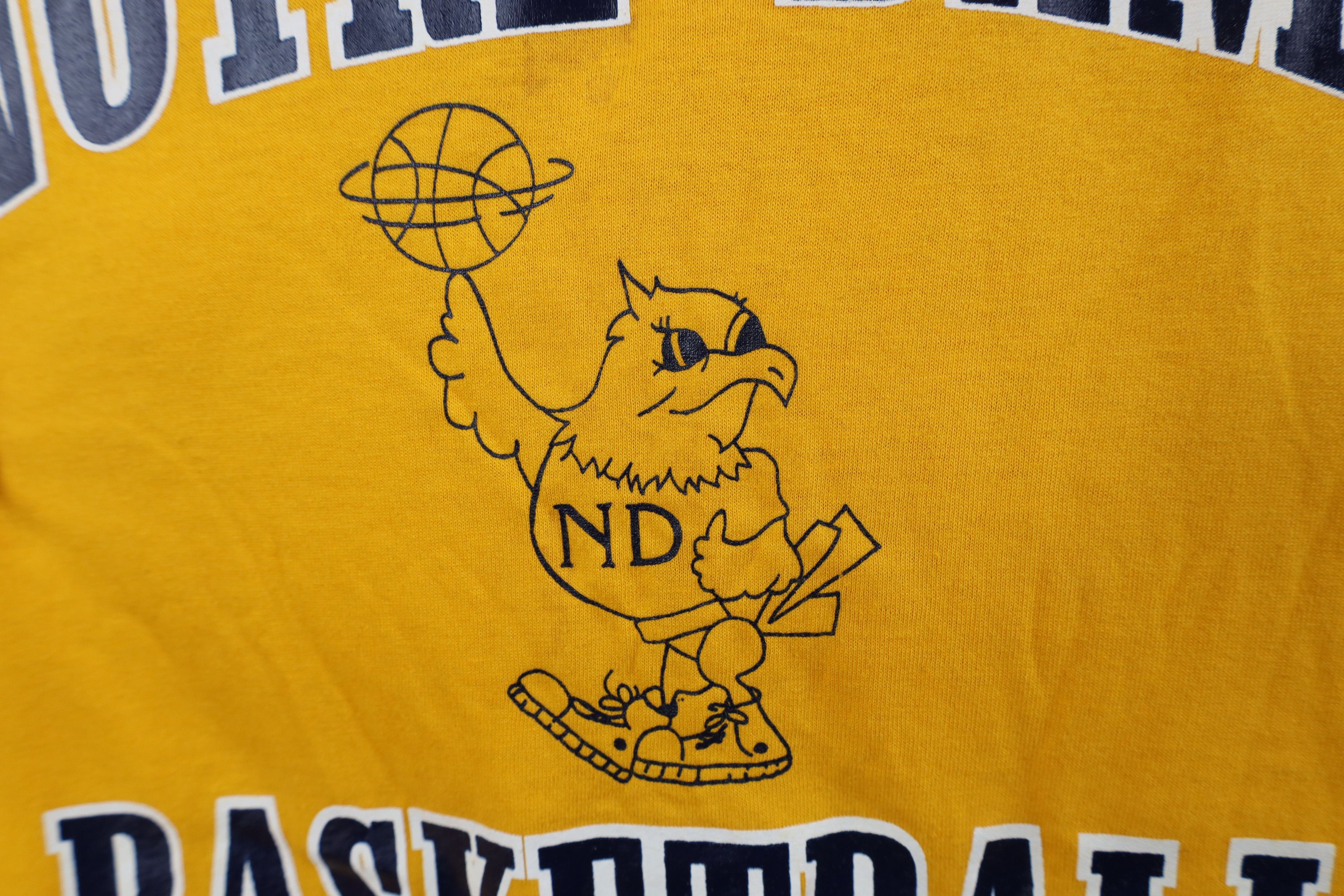 Russell Athletic × Vintage Vintage 90s Russell Athletic University Basketball T-Shirt Size US XL / EU 56 / 4 - 5 Thumbnail