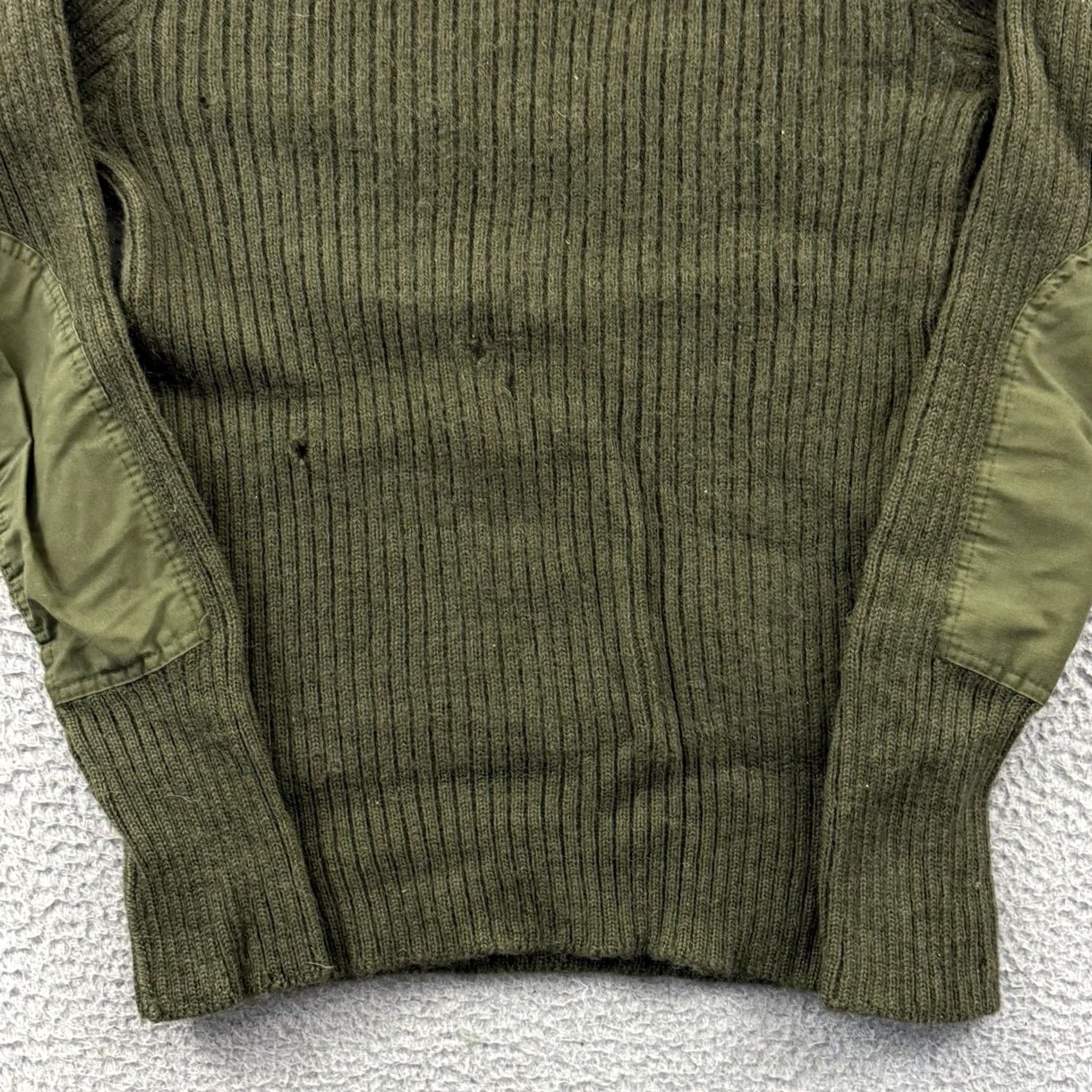 Vintage VINTAGE L.L. Bean Sweater Mens XL Green Pullover Sweatshirt Knit Wool Crew Neck Army 90s Size US XL / EU 56 / 4 - 2 Thumbnail