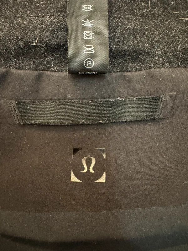 Lululemon Lululemon Storm Break Rain Jacket Wool size L Size US L / EU 52-54 / 3 - 11 Thumbnail