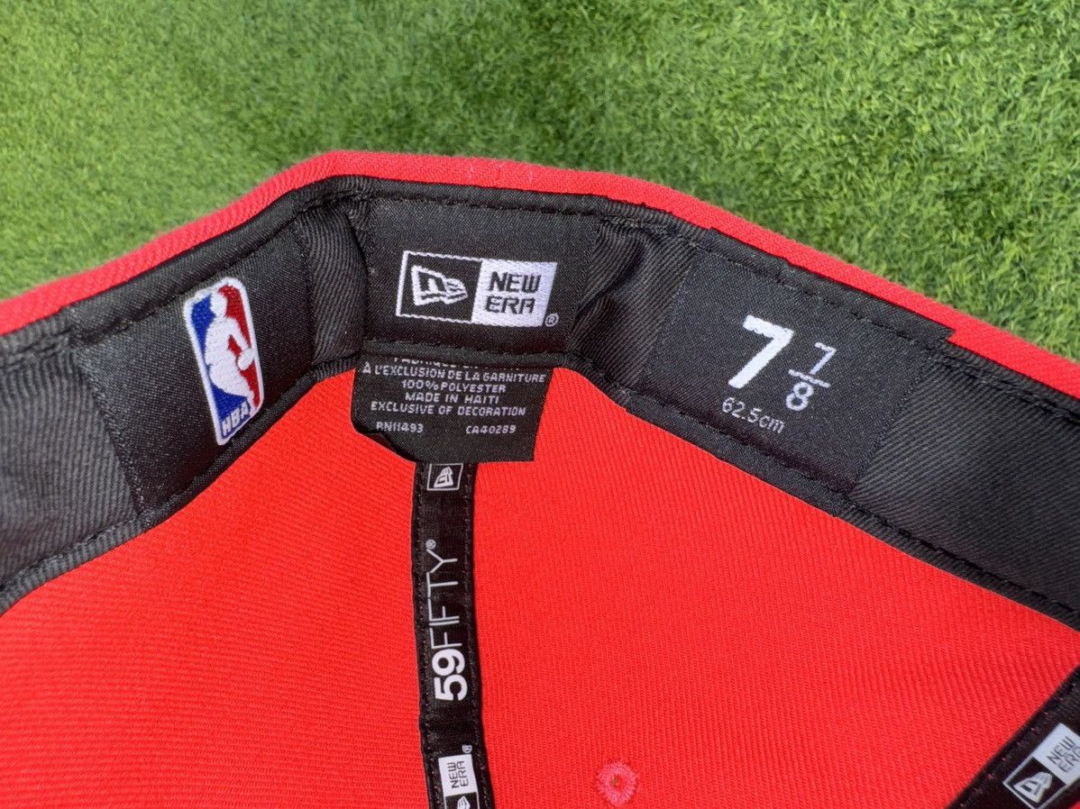 NBA × New Era Sneakertown Exclusive Bulls Hat Fitted Blue Brim 7 7/8 Size ONE SIZE - 3 Thumbnail