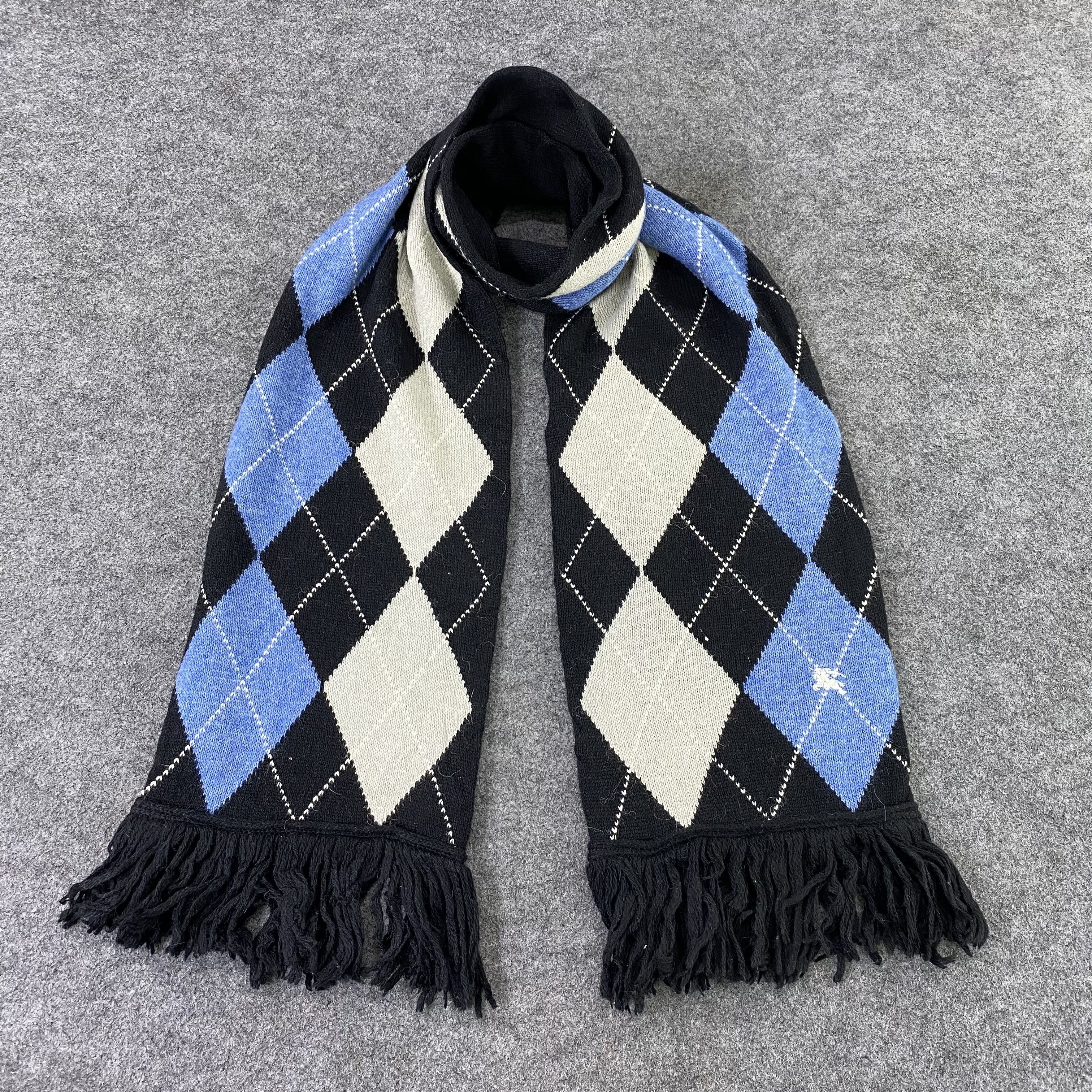 Burberry Blue Label Muffler / Scarf / Neckwear-K053