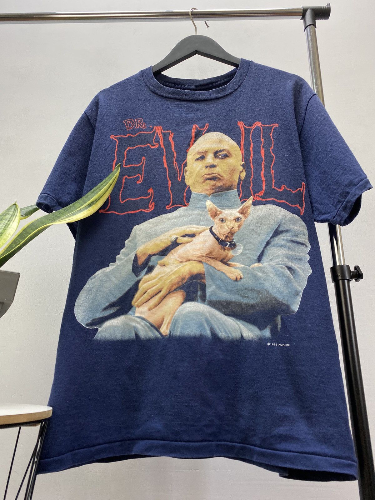 Changes × Vintage Vintage Changes 1999 Dr Evil Austin Powers movie promo tee Size US L / EU 52-54 / 3 - 5 Thumbnail