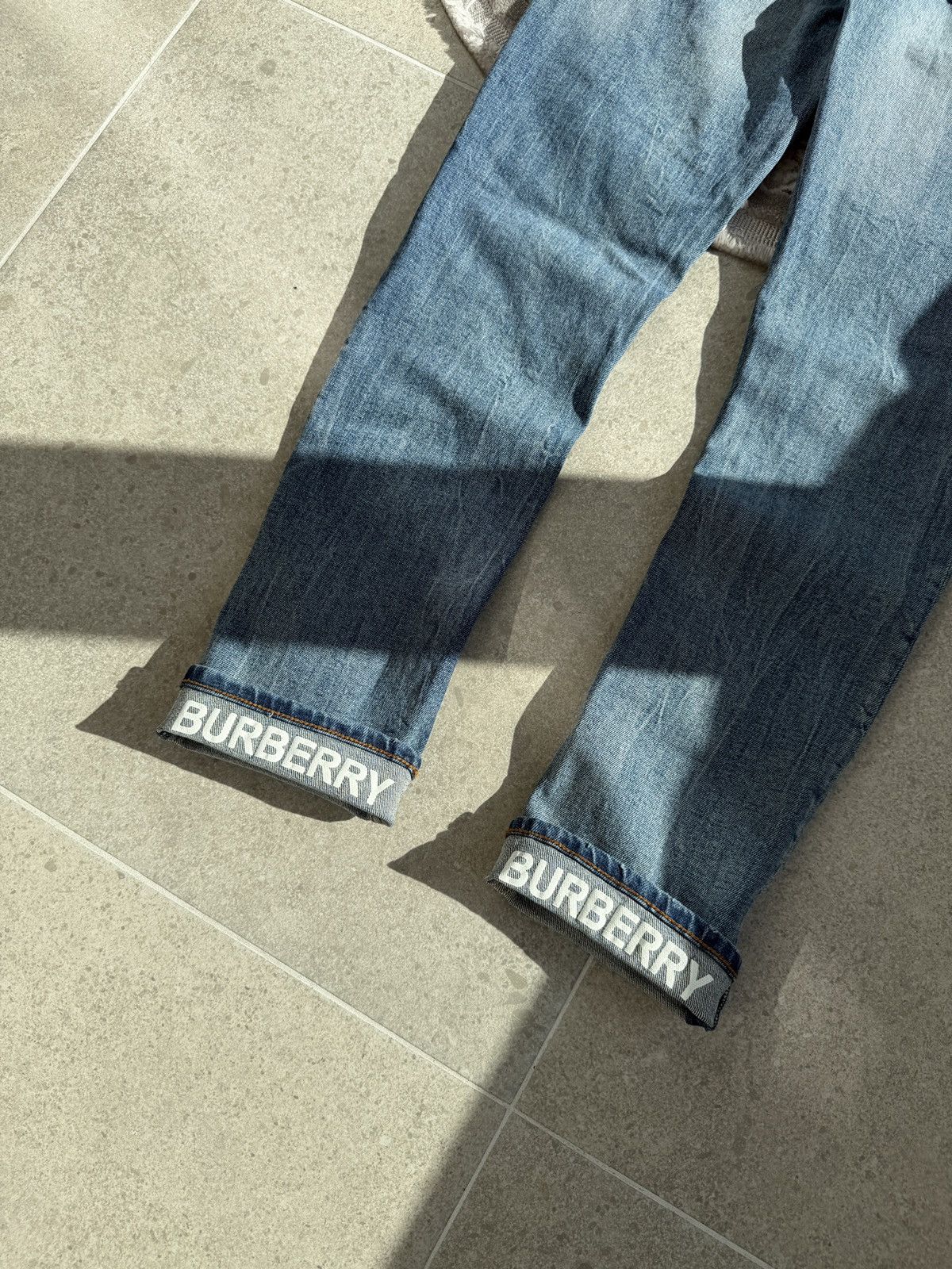 Burberry Burberry rare leg opening logo Jeans Size US 31 - 2 Thumbnail