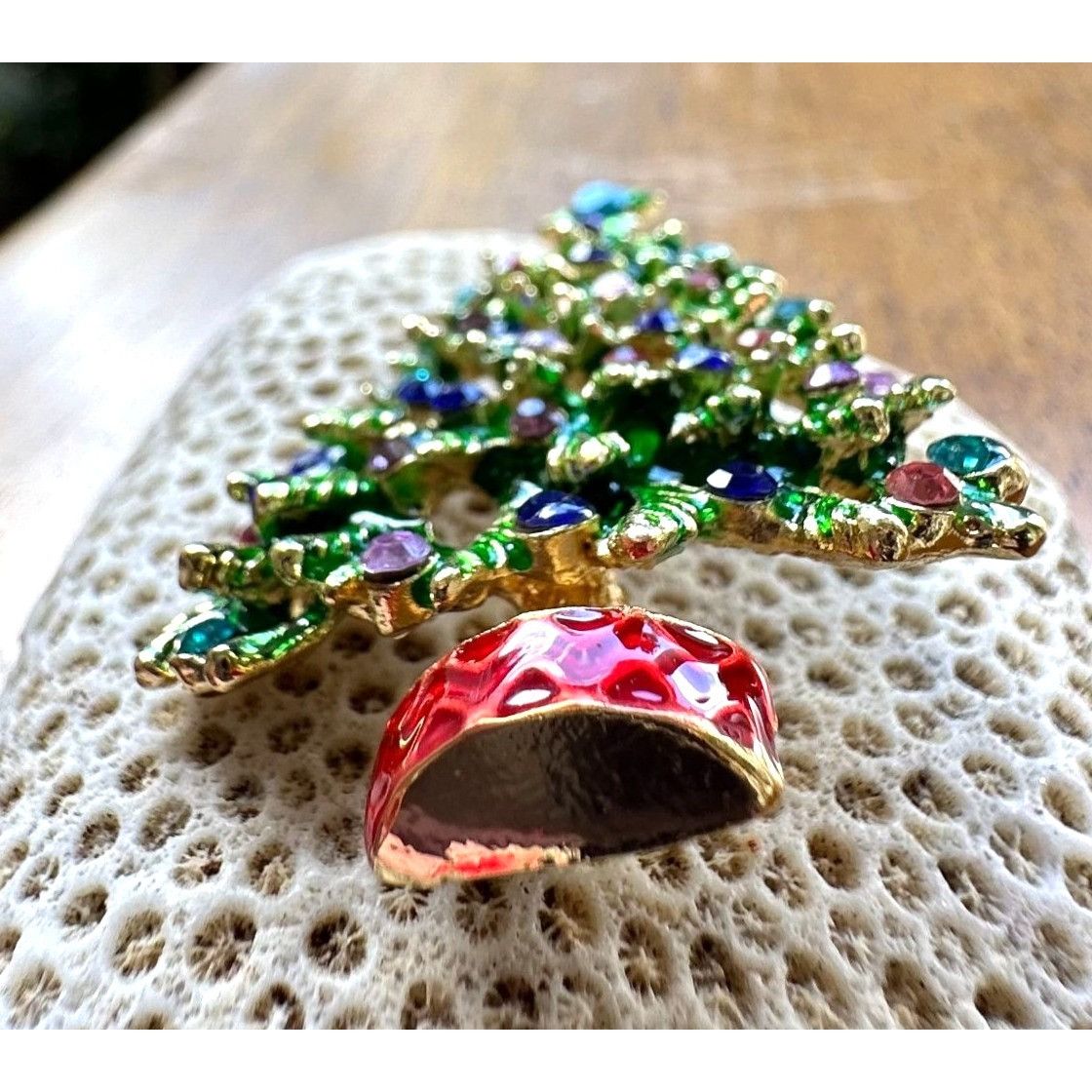 Handmade Christmas at Graceland Brooch Pin New Elvis Blue Sapphire Cr Size ONE SIZE - 10 Thumbnail