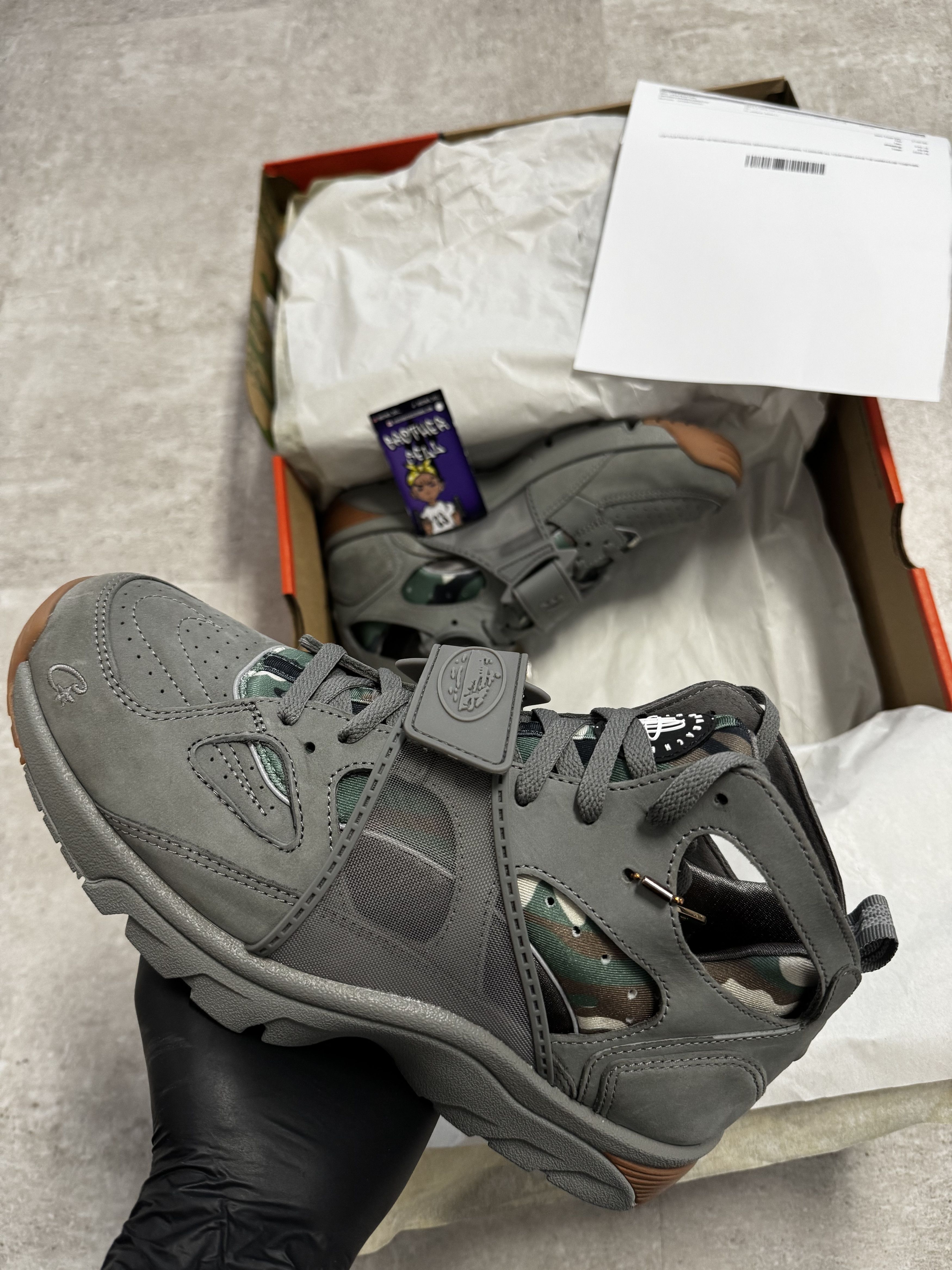 Corteiz Corteiz x Nike Air Huarache - Gully Grey Size US 11 / EU 44 - 5 Thumbnail