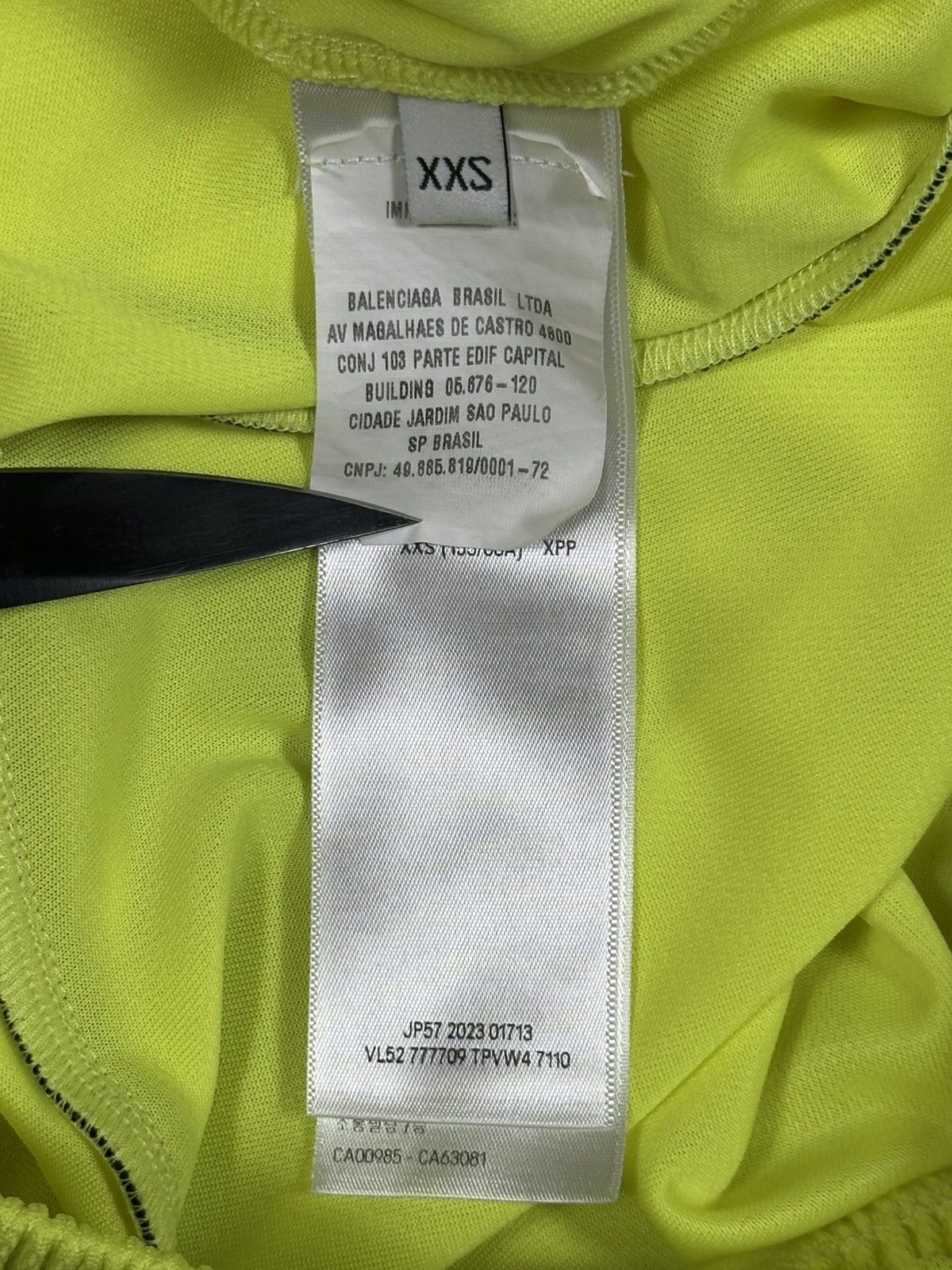 Balenciaga Balenciaga Baggy Oversized Logo Soccer Shorts Neon Yellow Size US 32 / EU 48 - 15 Thumbnail