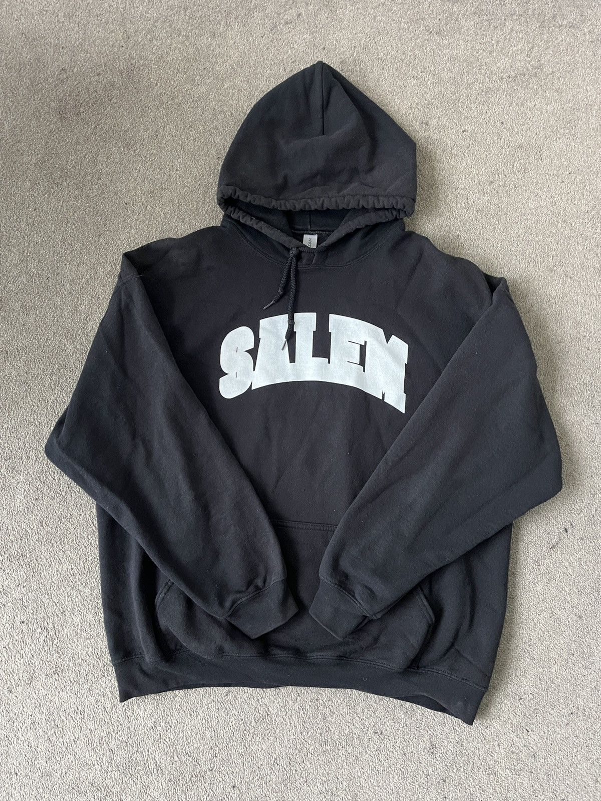 SALEM COLLEGIATE HOODIE BLACK