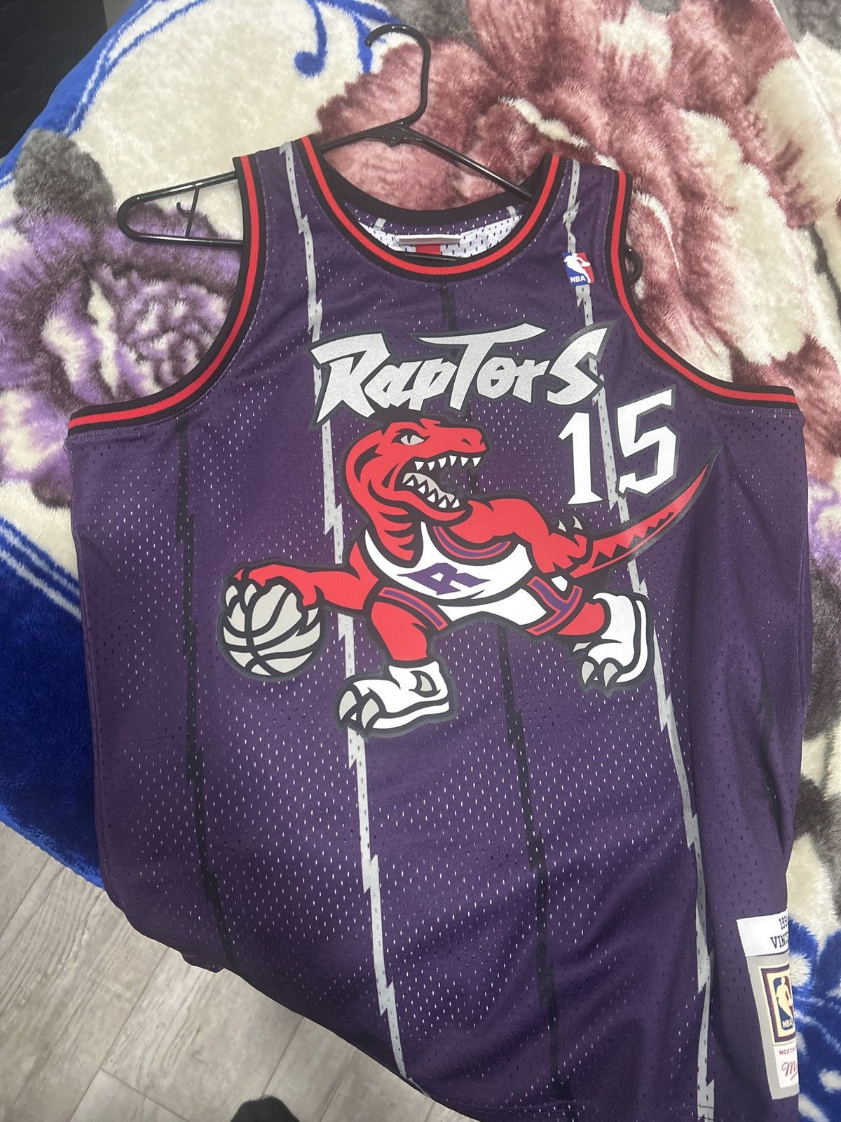 Mitchell & Ness Vince Carter 1998-1999 swingman jersey Size US L / EU 52-54 / 3 - 7 Thumbnail