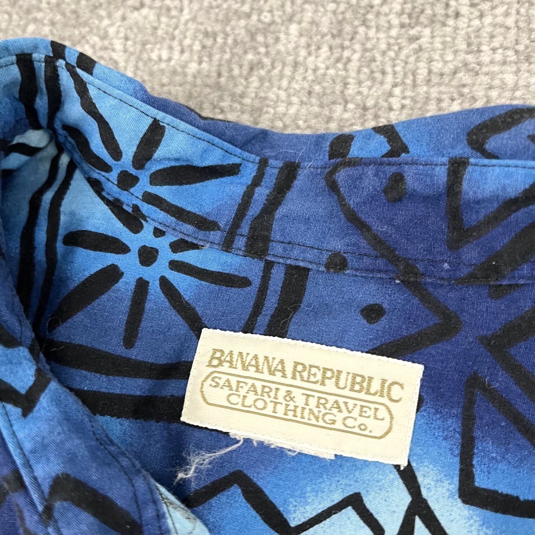 Banana Republic VINTAGE Banana Republic Safari Shirt Men 2XL Short Sleeve Geometric Blue Casual Travel Size US XXL / EU 58 / 5 - 2 Thumbnail