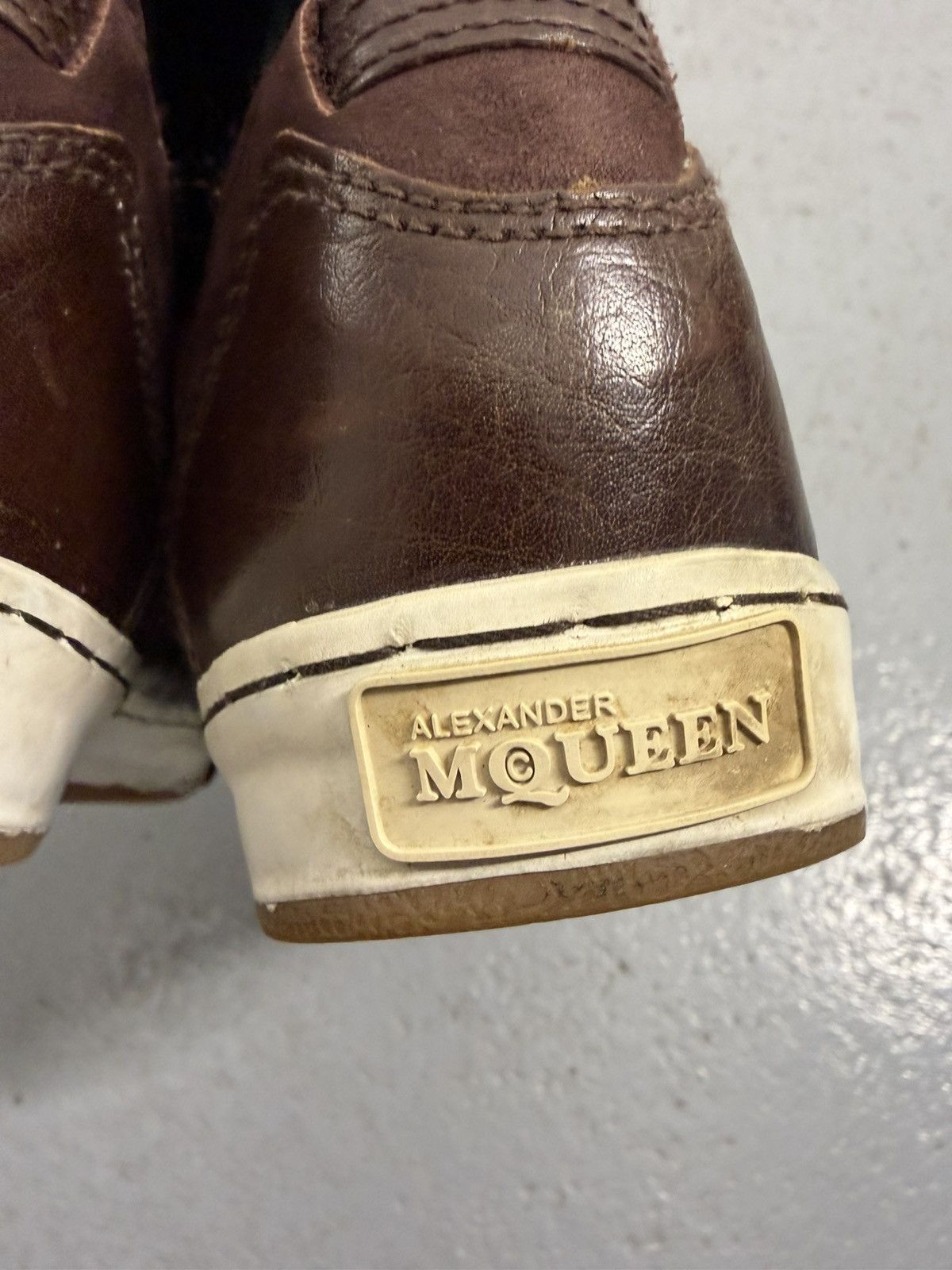 Alexander McQueen × Puma Vintage 00s Puma x Alexander McQueen Leather Sneakers Size US 8 / EU 41 - 13 Thumbnail