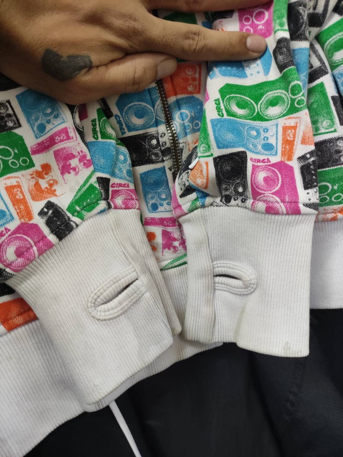C1RCA Vtg 00's Circa Speaker All Over Print Zip Hoodie Size US M / EU 48-50 / 2 - 7 Thumbnail