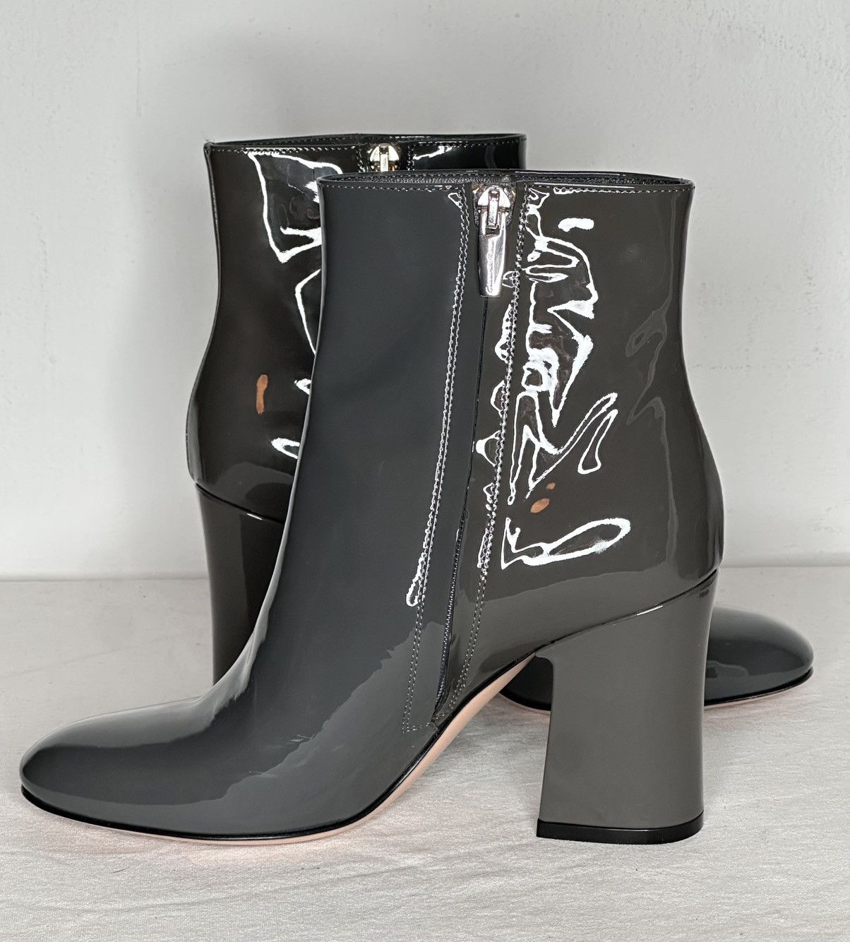 Gianvito Rossi bottines à talons Gianvito Rossi en cuir vernis gris 37 Size US 6 / IT 36 - 2 Thumbnail