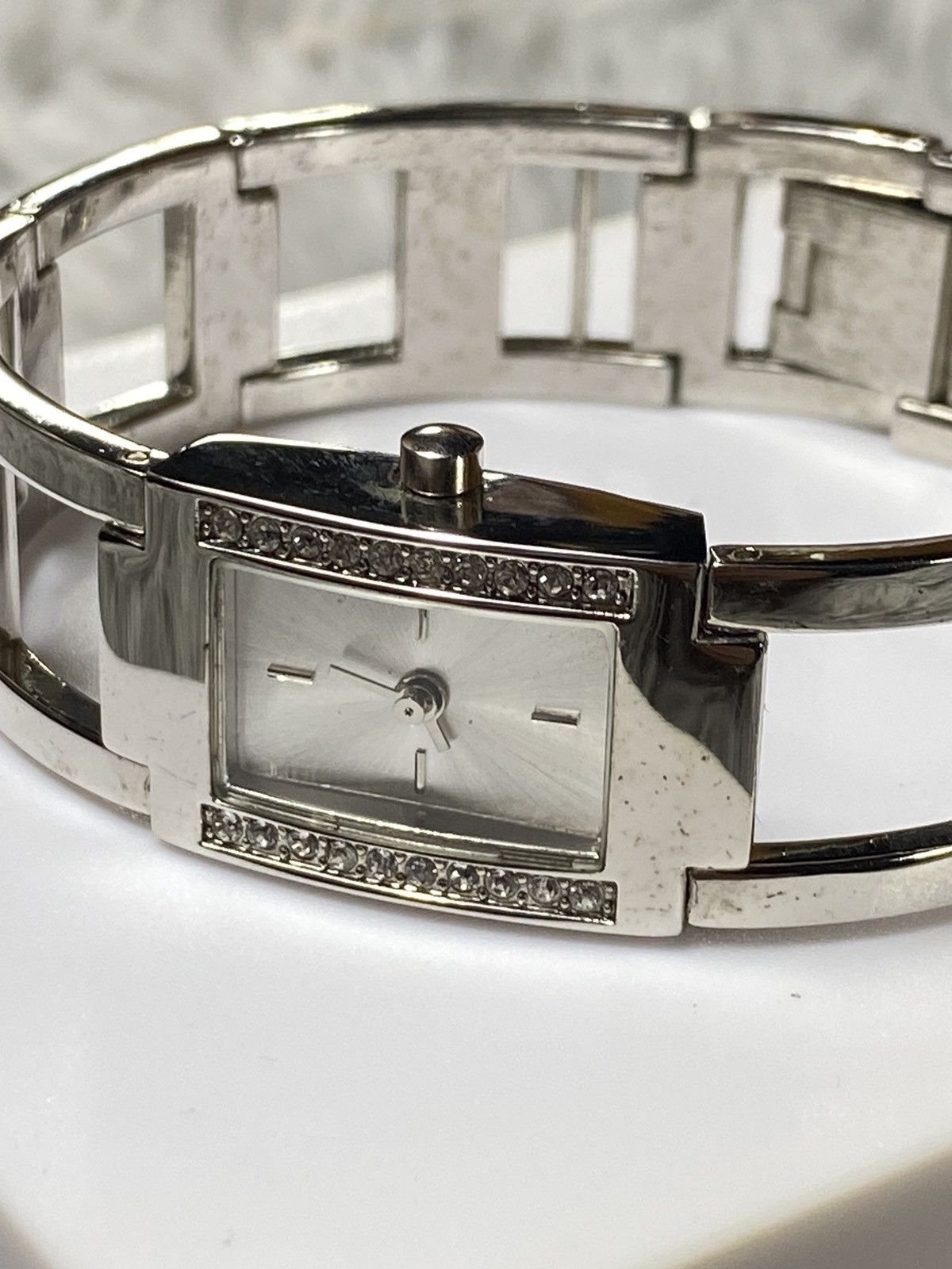 Vintage Elegant Silver Bracelet Watch - Japanese Brand Size ONE SIZE - 2 Thumbnail
