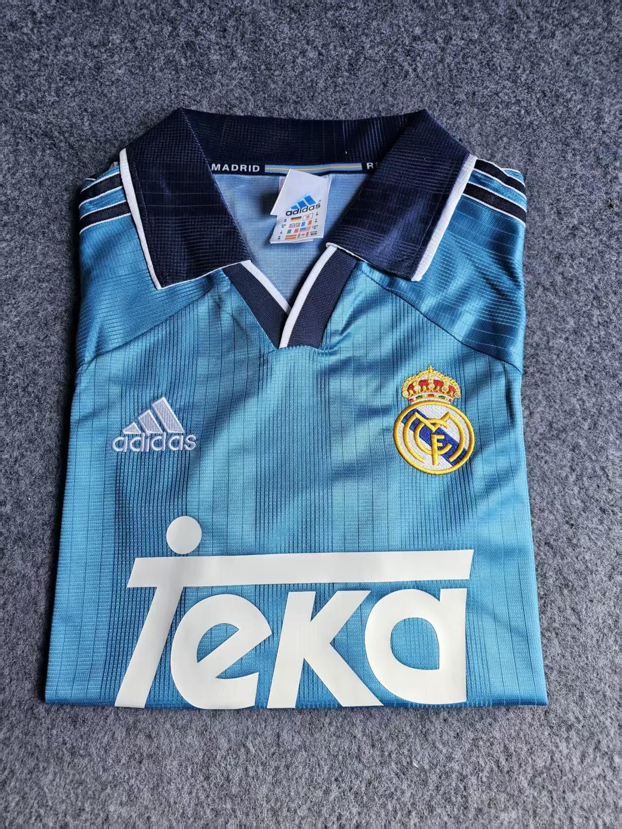 Other 1999 2000 Real Madrid Jersey Away Size US M / EU 48-50 / 2 - 2 Thumbnail