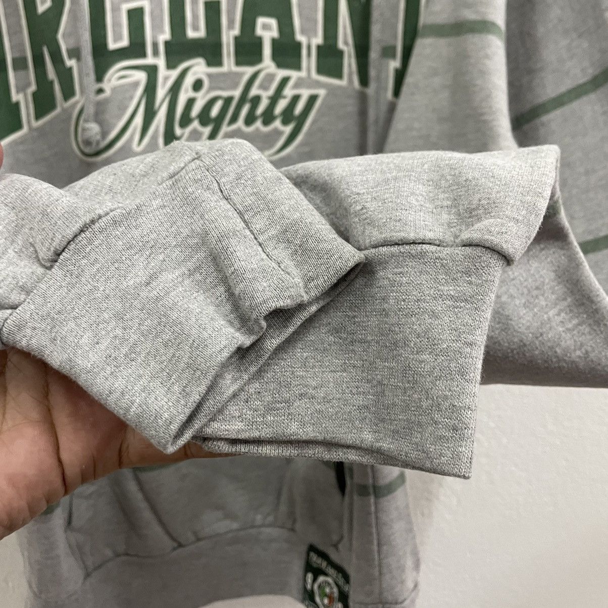 Vintage 🔥Vintage Retro Mighty Ireland Big Spellout Pullover Hoodie Size US L / EU 52-54 / 3 - 6 Thumbnail