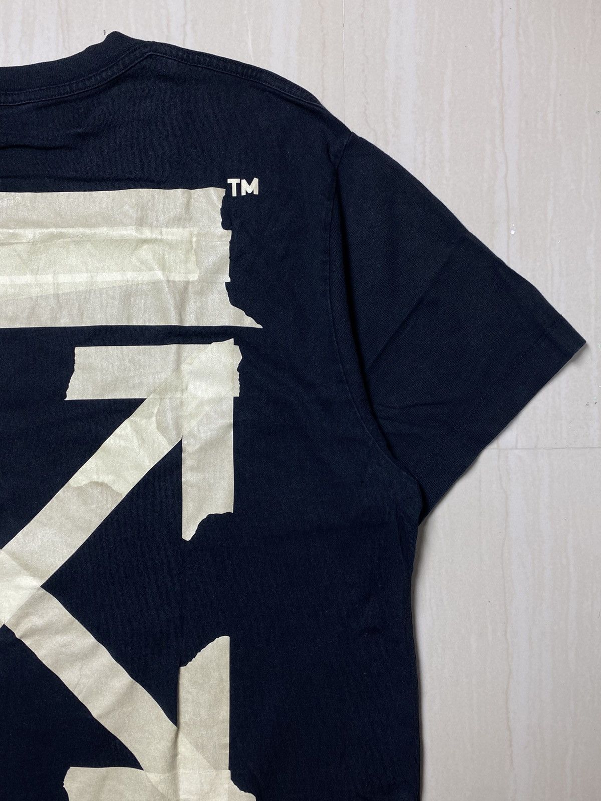Off-White Off White - Arrow Tape T-Shirt Size US L / EU 52-54 / 3 - 4 Thumbnail
