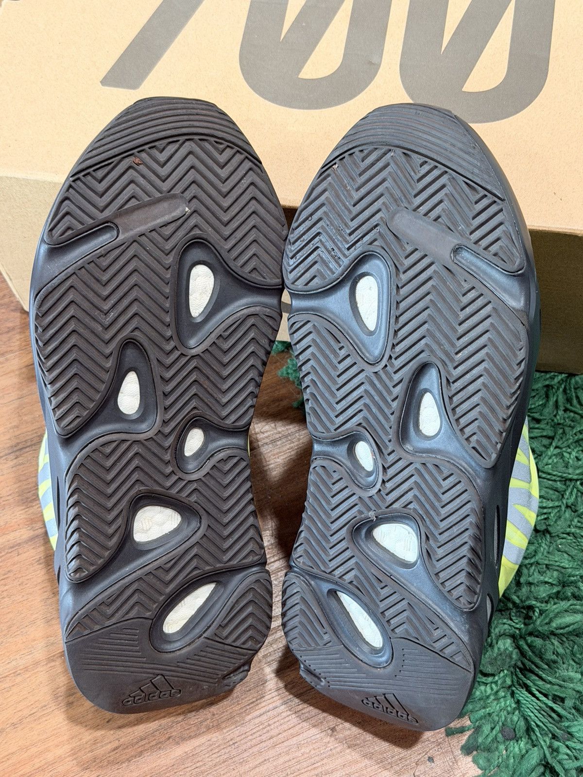 Yeezy Yeezy Boost 700 MNVN “Phosphor” - Size 9M Size US 9 / EU 42 - 4 Thumbnail