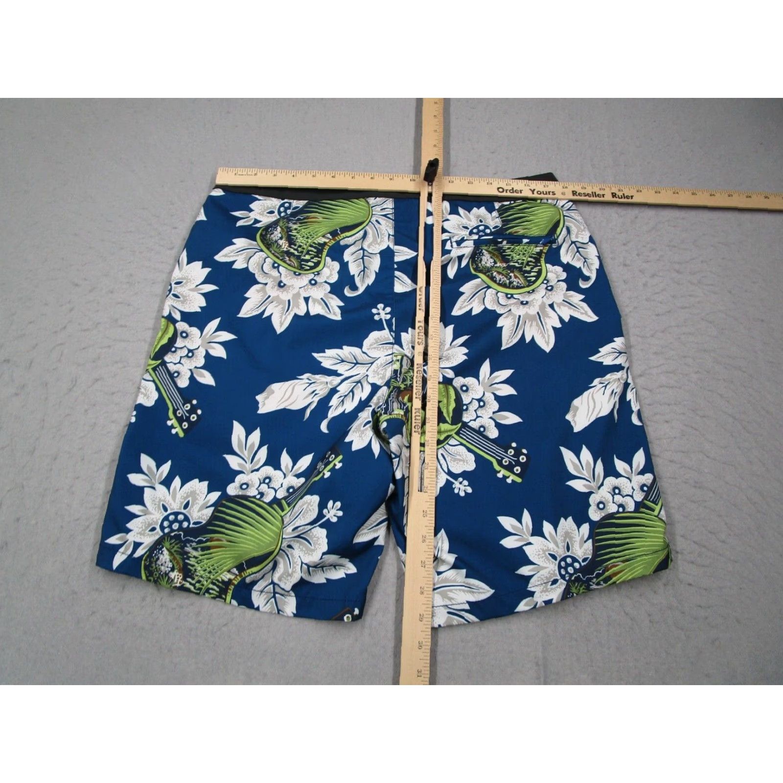 Tommy Bahama TOMMY BAHAMA Men's blue floral UNLINED board shorts w/ drawstring - polyester - 34 - blue floral pattern - Surf Swim Trunk - Beach Resort - Men Size US 34 / EU 50 - 4 Thumbnail