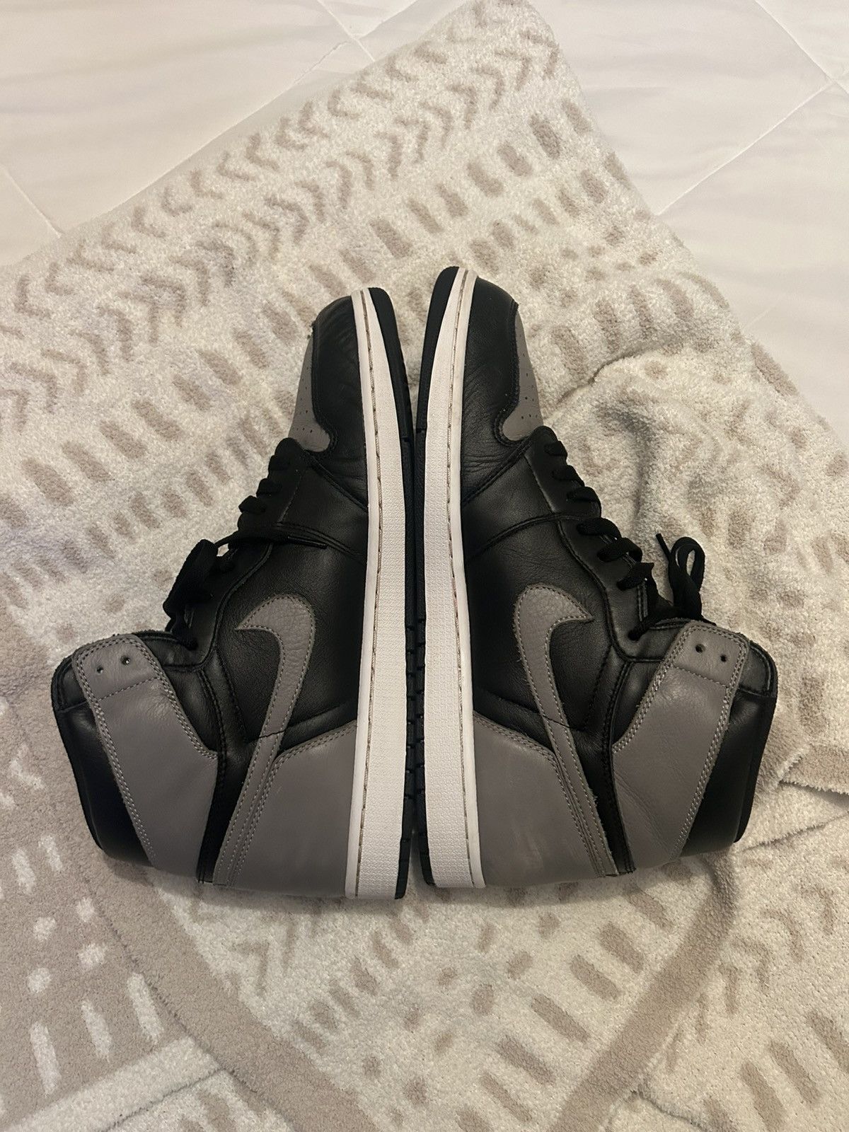 Jordan Brand Air Jordan 1 high shadow Size US 15 / EU 48 - 3 Thumbnail