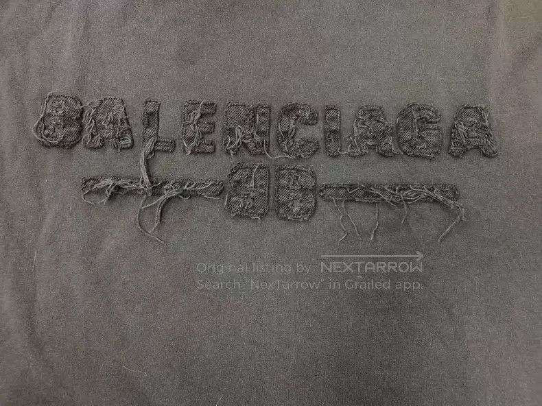 Balenciaga Balenciaga Solid Color Letter Long Sleeve Size US S / EU 44-46 / 1 - 3 Thumbnail