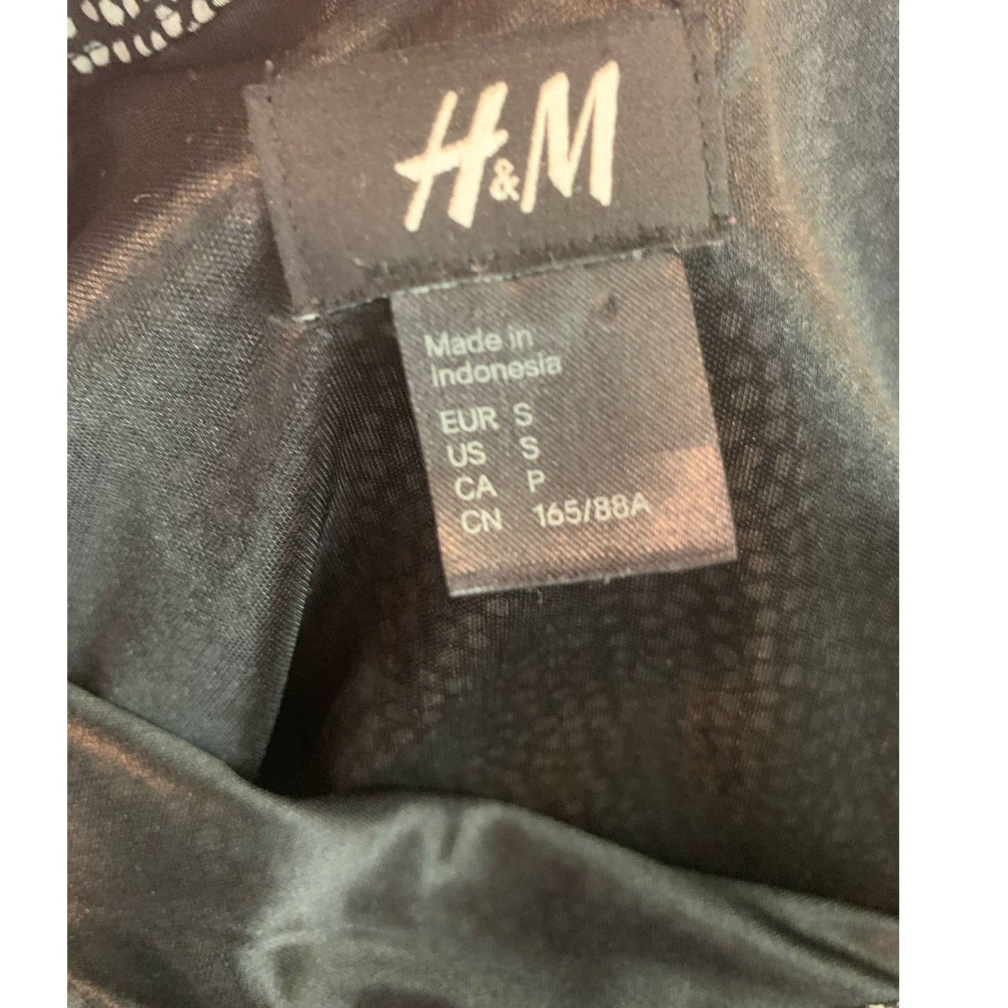 H&M H&M black ruffled short sleeves mini dress size small Size S / US 4 / IT 40 - 4 Thumbnail